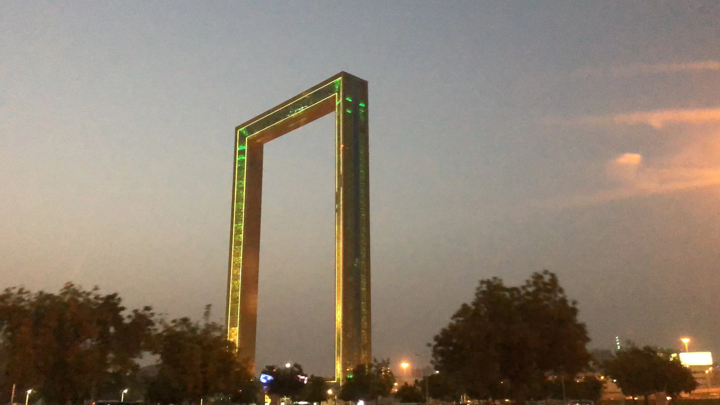 WHERE TO STAY IN DUBAI &lt;&gt; DUBAI , UAE