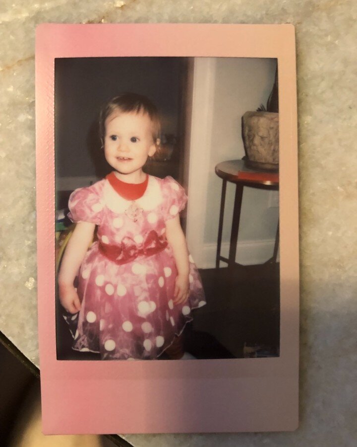 Isla and her Minnie Mouse dress ❤️ Merry Christmas!