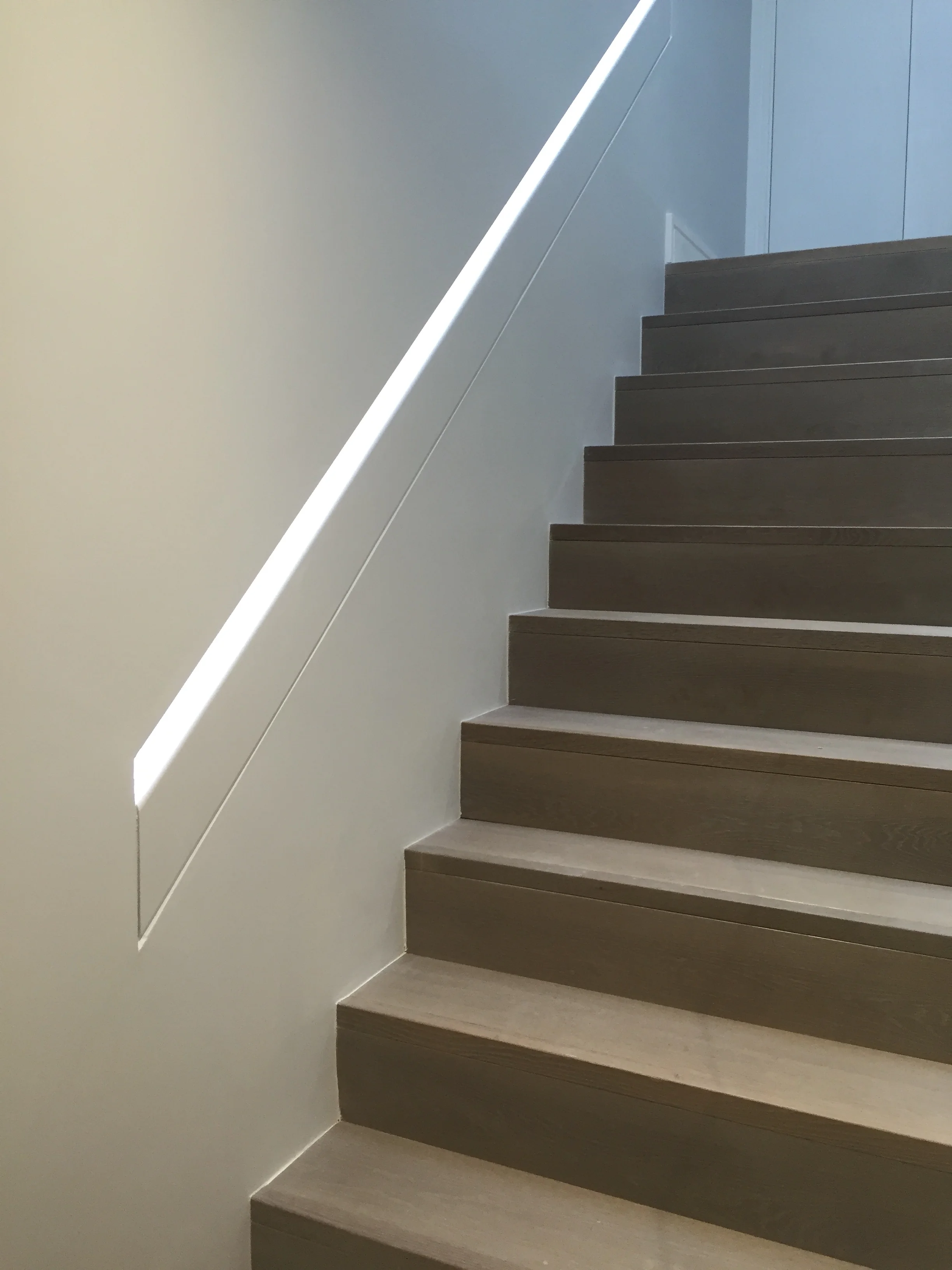 Concealed lighting in handle 