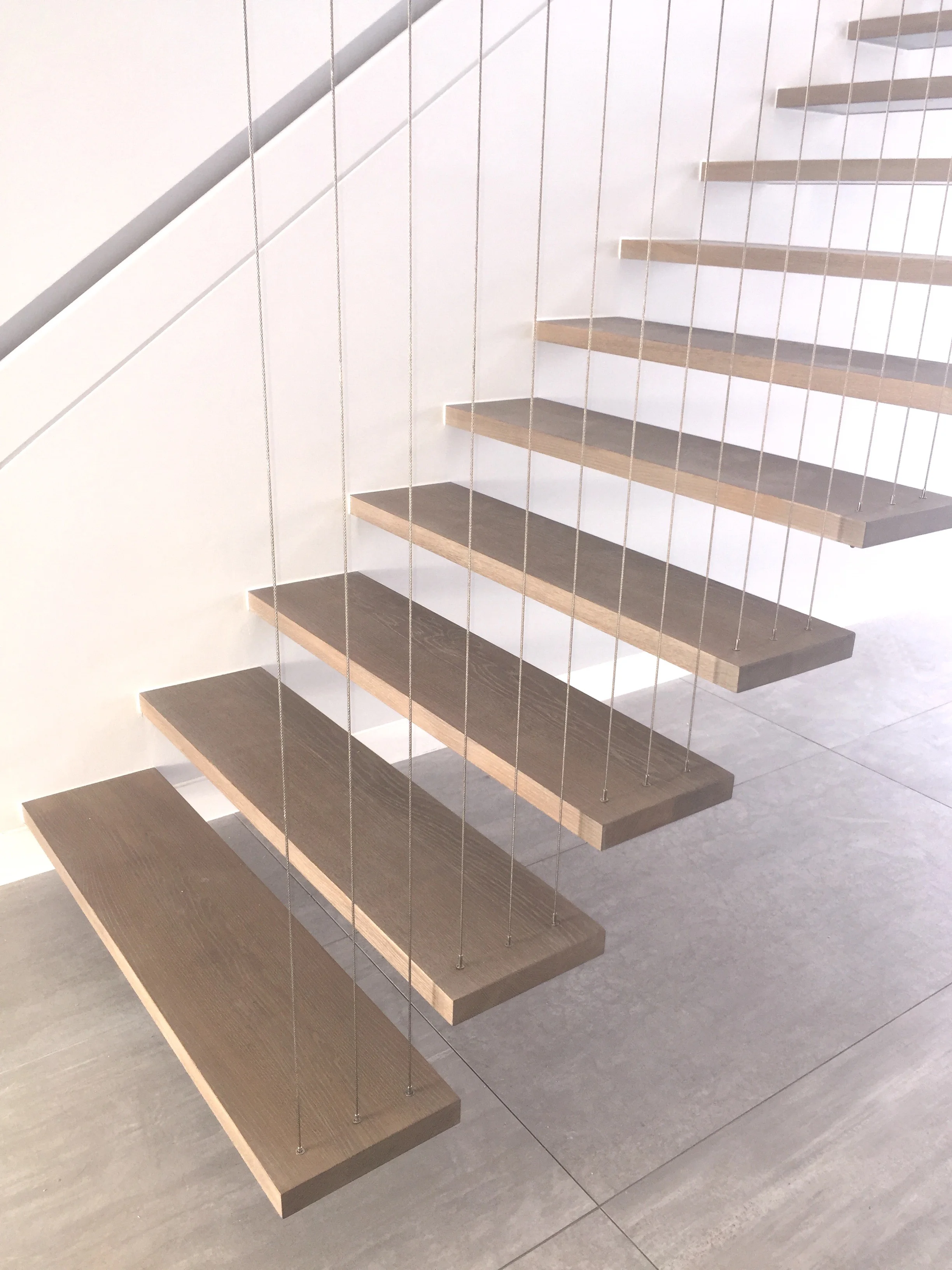 Cantilevered stairs StudioBasheva 02.jpg