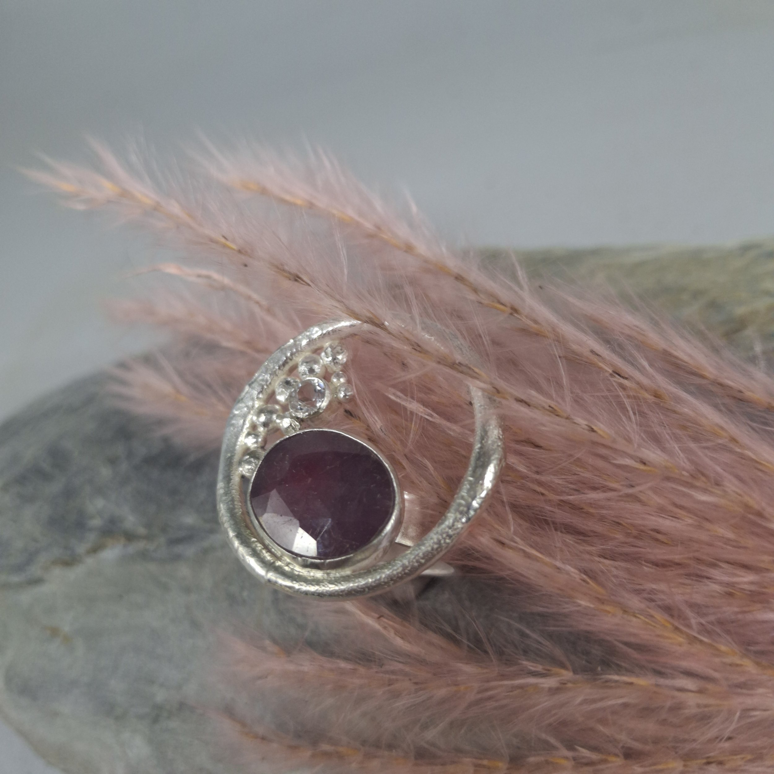 Dowles Ring Pink Sapphire 2 (5).jpg