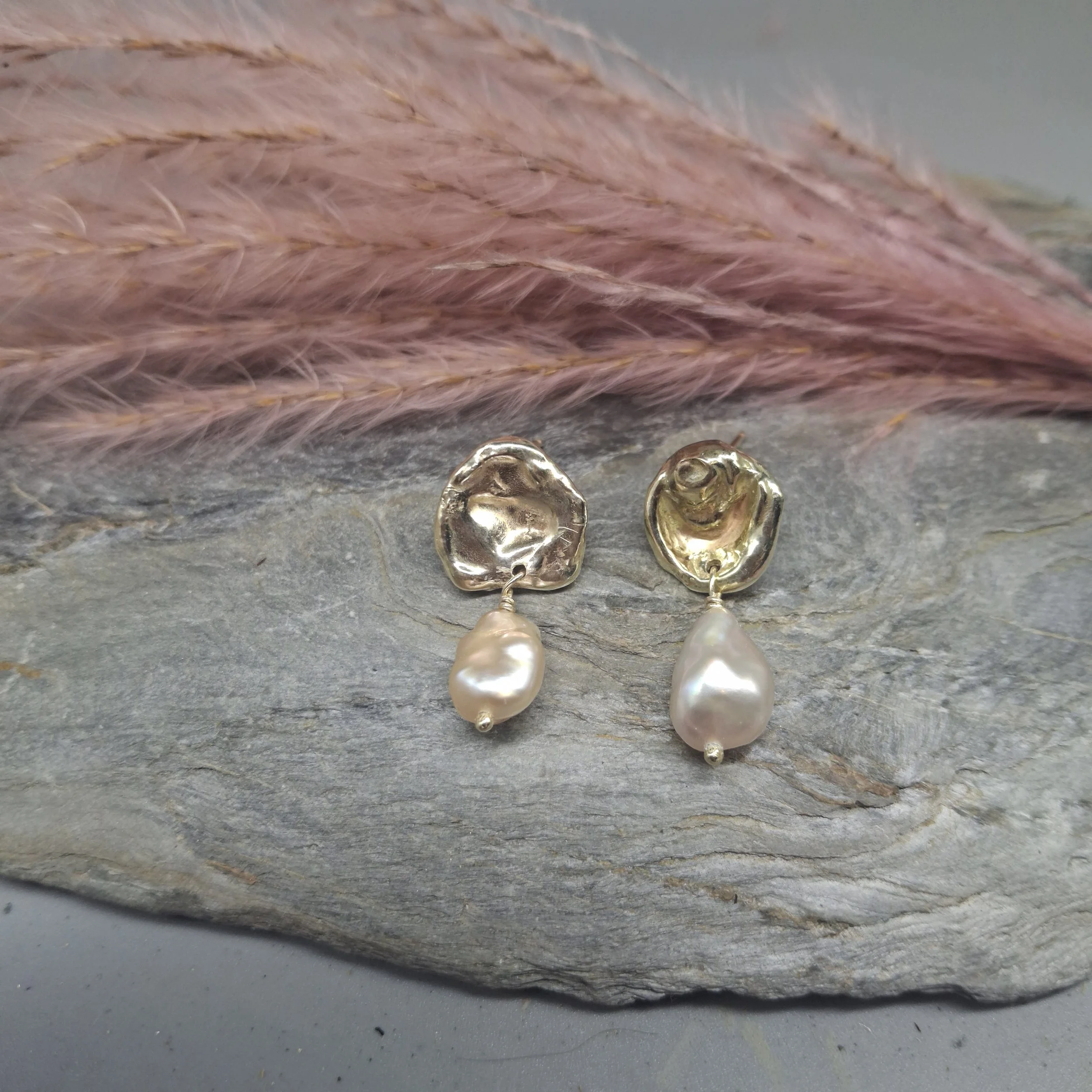 Pearl Drift 9ct Earrings (3).jpg