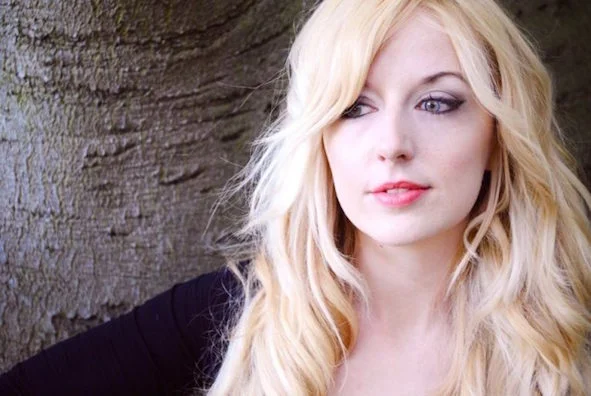 Hannah pic BG.jpg
