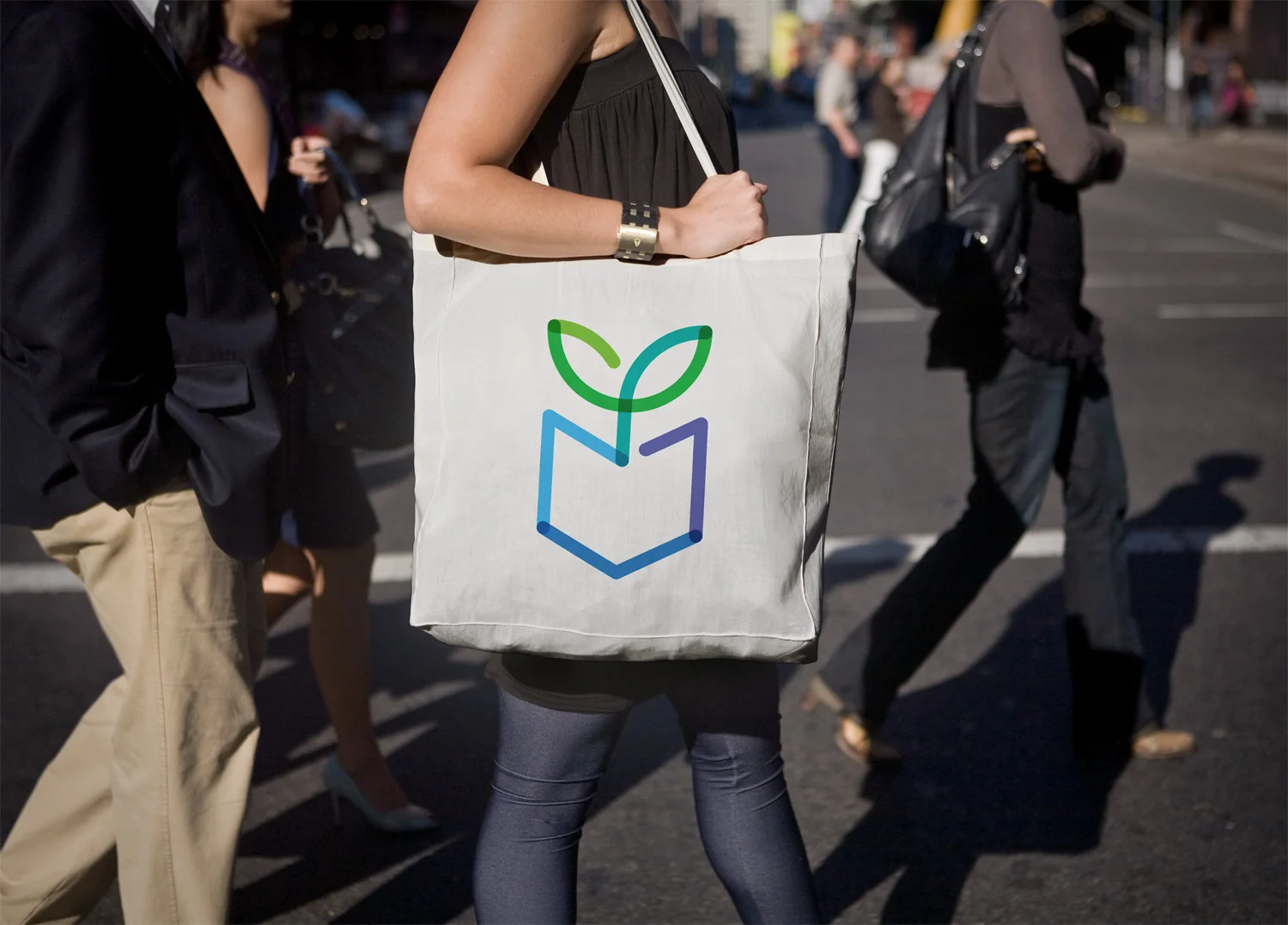 Yi Er Tote Bag