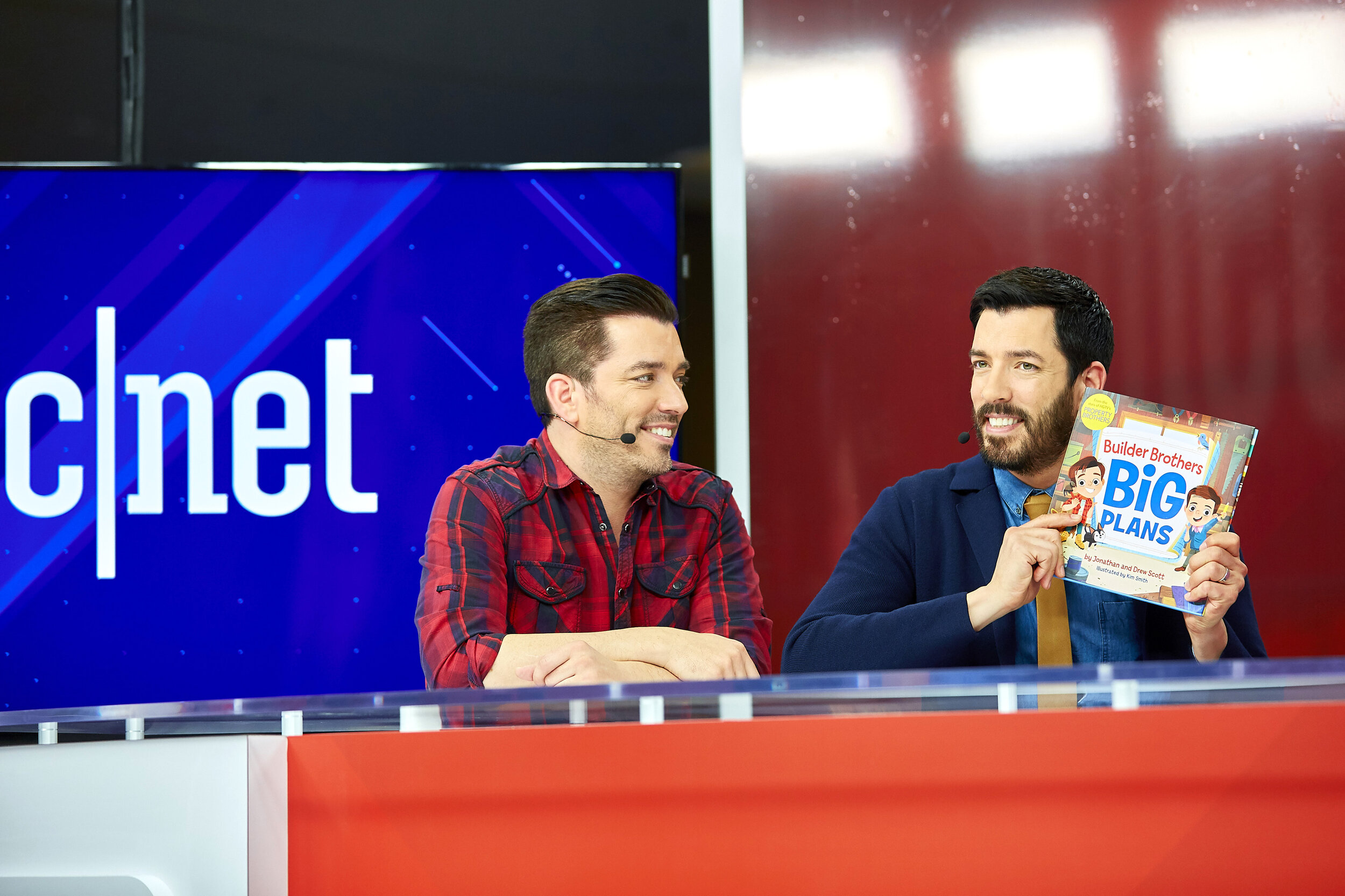 CES19_CNET_MainStage_PropertyBrothers_045.jpg