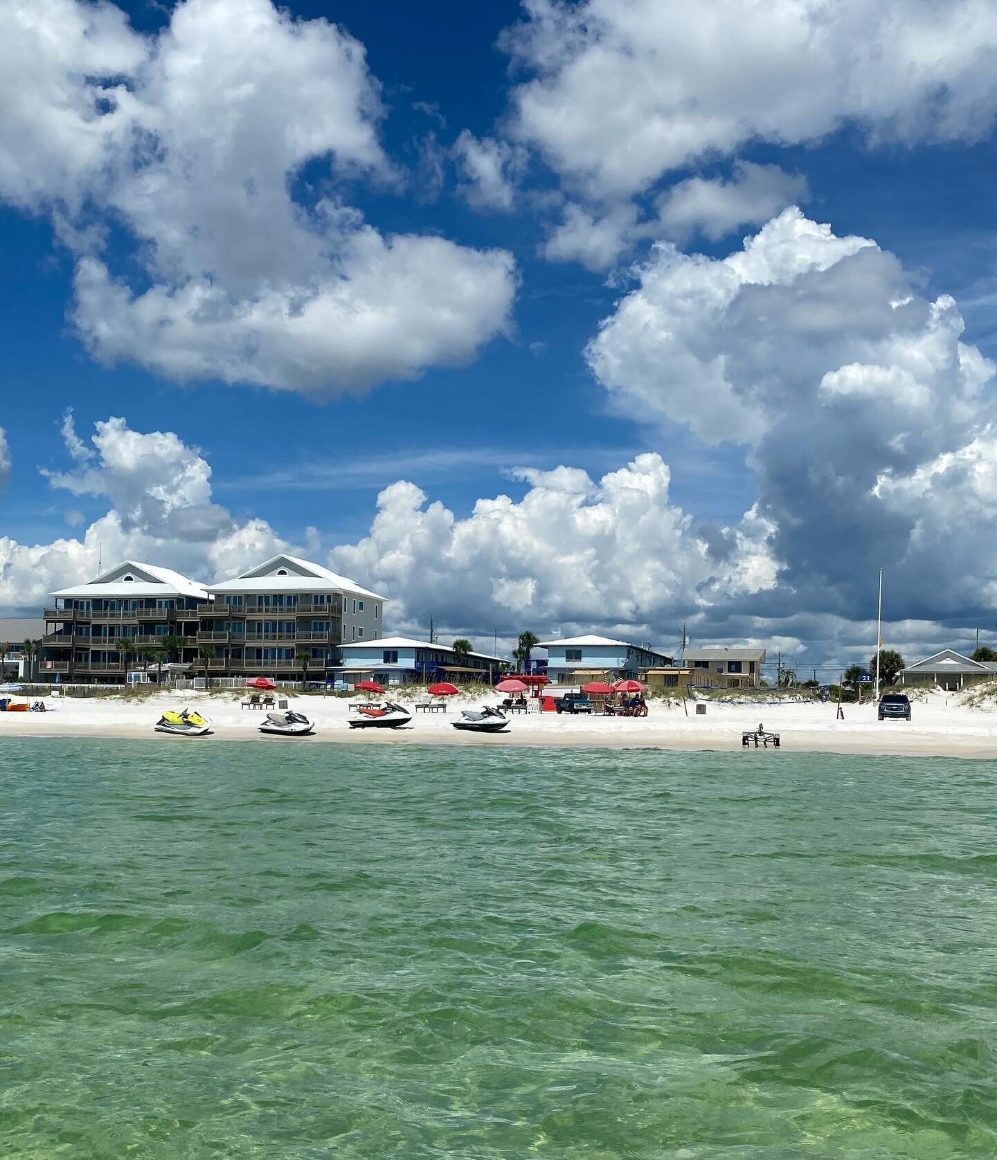 Spring break is in full swing and today was our first official day open. It was a busy one. We hope to see you soon. #beachservice #easyewatersports #jetskirentals #beach #florida #emeraldcoast #gulfofmexico #panamacitybeach #pcbfl #jetskis #explorep