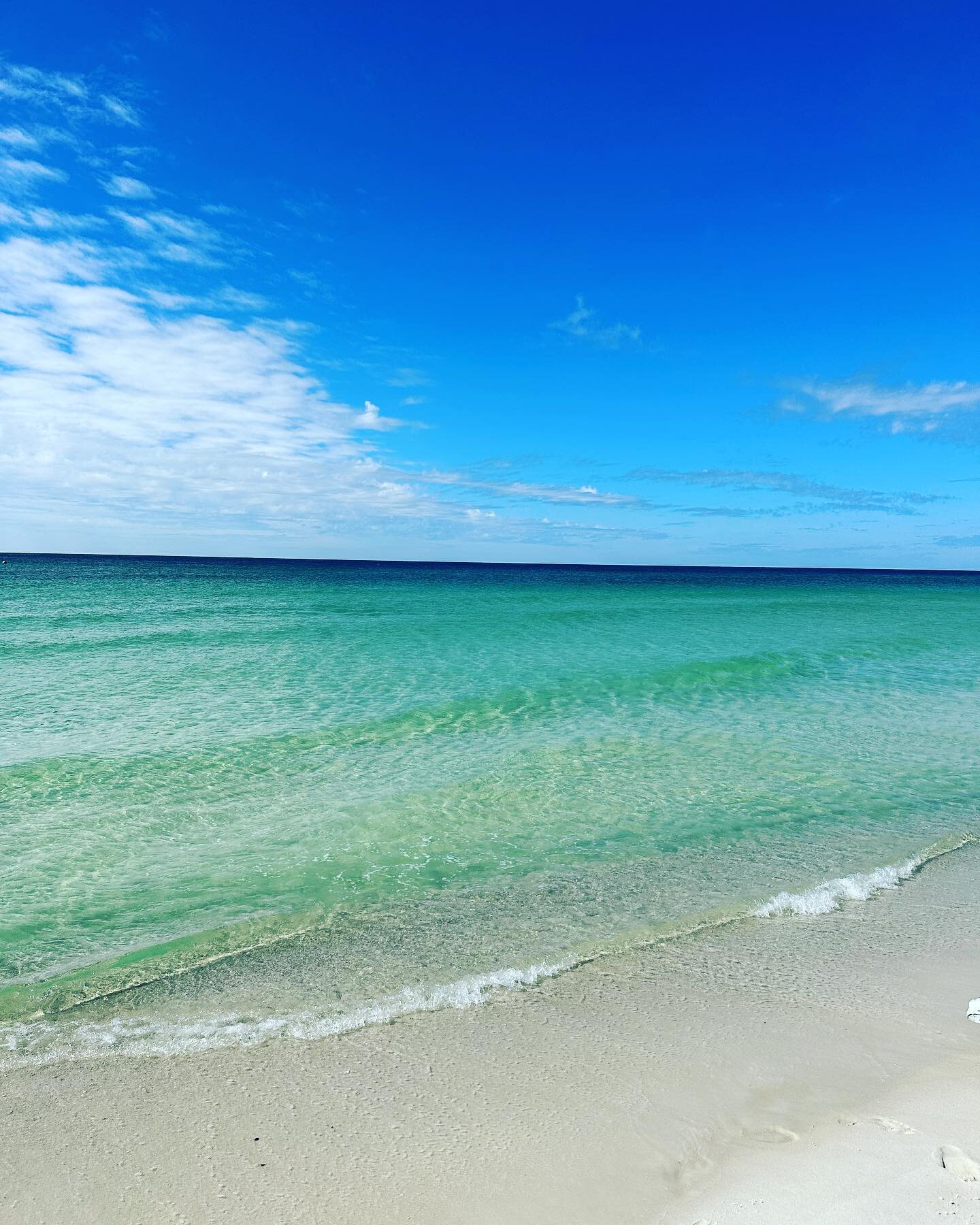 Cooler weather, Clear water, and sunny skies. #beachlife #panamacitybeachfl #floridalife #beach #emeraldcoast #gulfofmexico #pcbfl #panamacitybeach #explorepcb #florida #beachservice #easyewatersports #jetskirentals