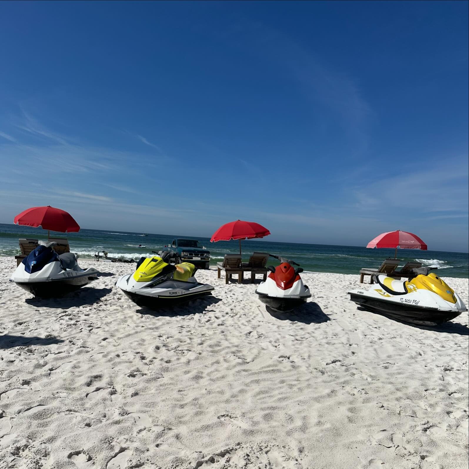 Almost feels like summer out here. #jetskis #emeraldcoast #easyewatersports #ezebeachservice #beach #florida #panamacitybeach #pcbfl #explorepcb #beachservice #gulfofmexico