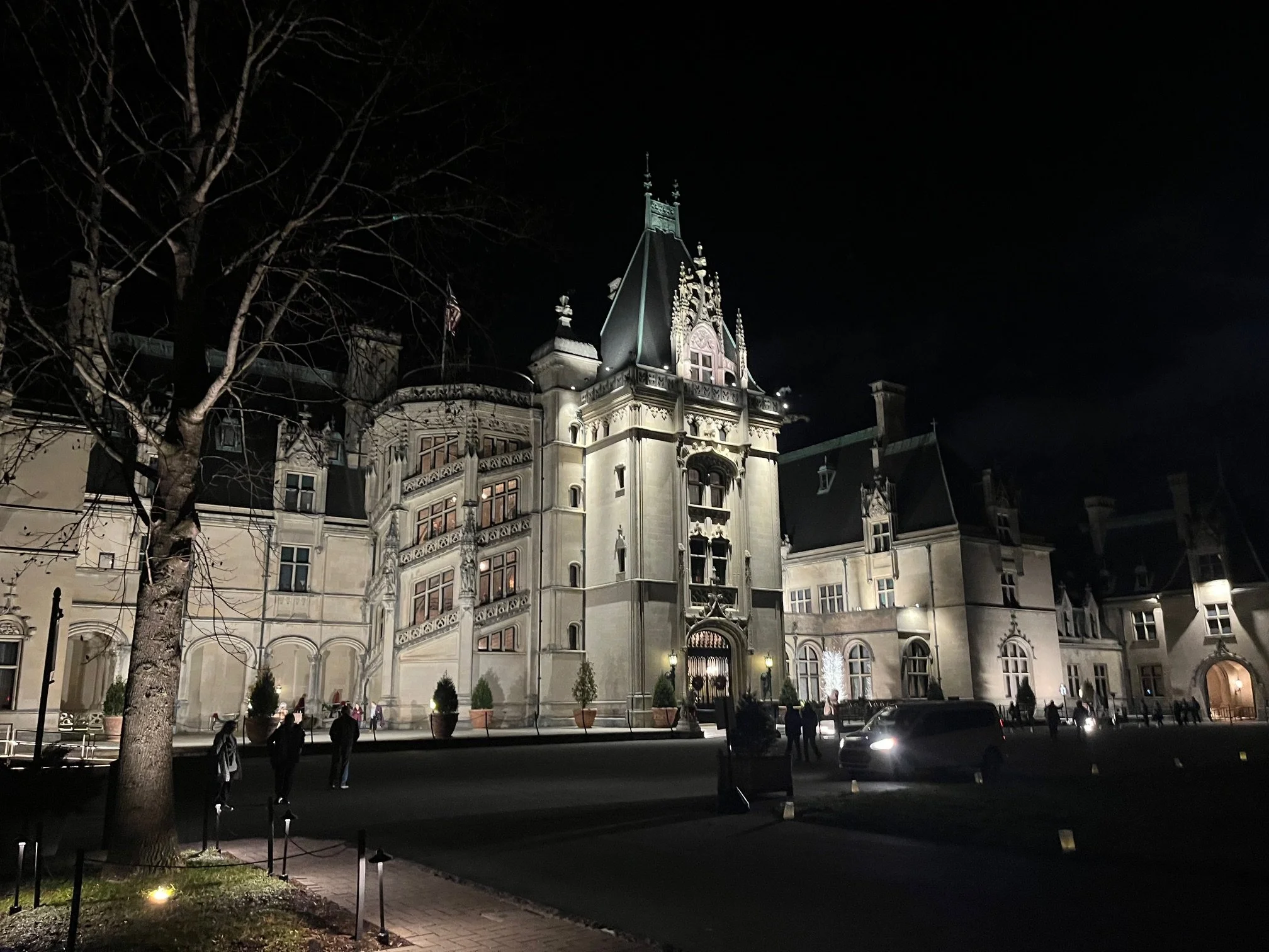 Photo wrap-up of A Biltmore Christmas and Asheville, NC trip.