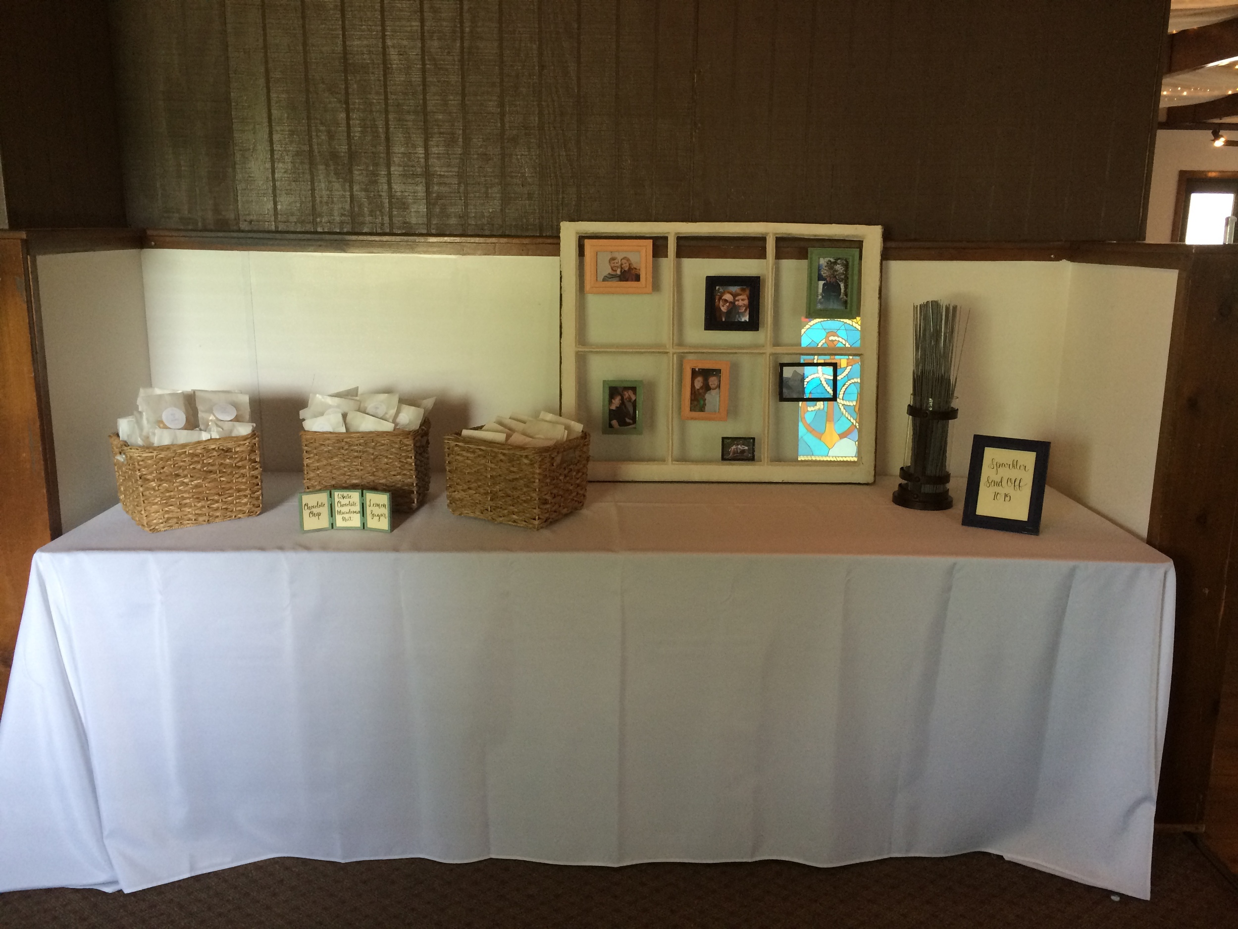 Homemade cookie favors and sparklers for the grand exit! 