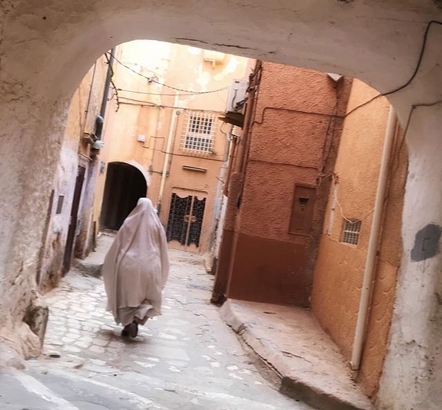Ghostly figures of Ghardaia II. Algeria.
#Algeria #Algiers #whyiloveafrica #landscape #urbanlandscape #cityscape #iPhone7 #urban #dailylife