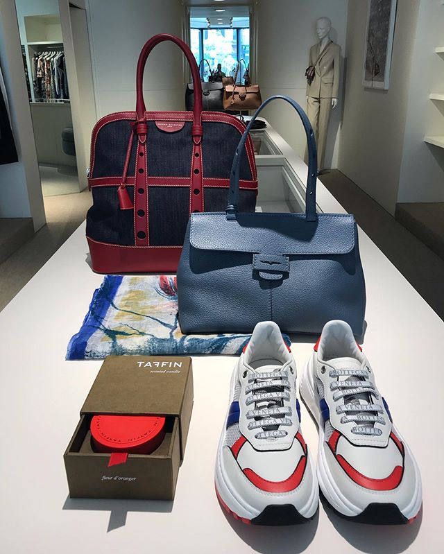 Classic with a dash of on trend -
Both done the right way @serenellausa ❤️💙. #serenellausa #balenciaga #myriamschaefer #luxury #ingoodtaste #personalshopper #boston