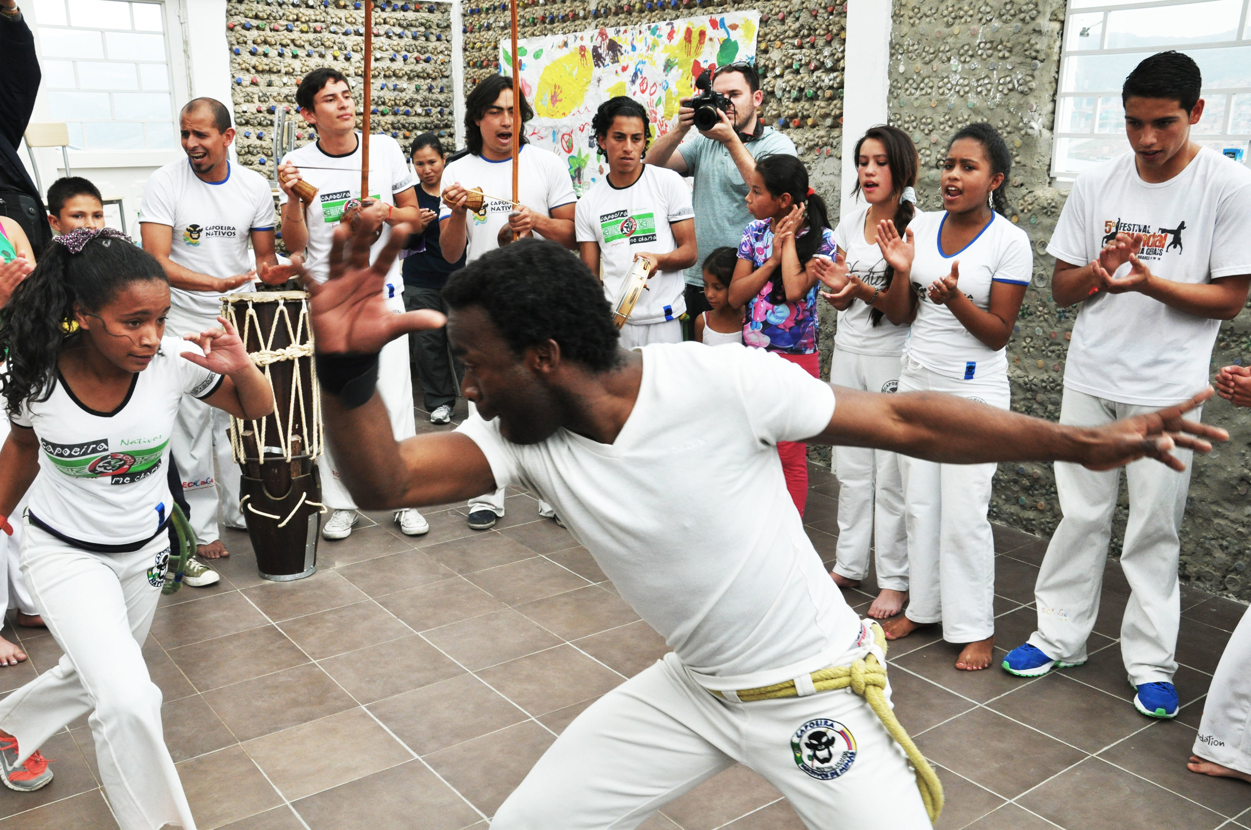 Playing capoeira in the Roda!