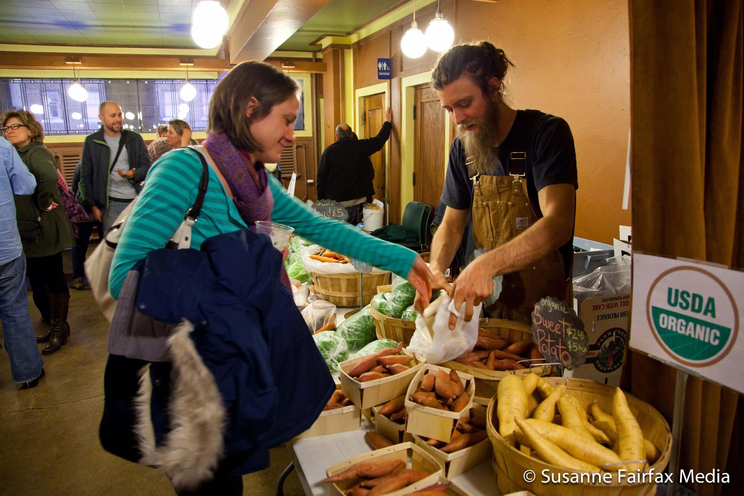 20140301_SugarBeet_March_Market_Event_LR-5635.jpg