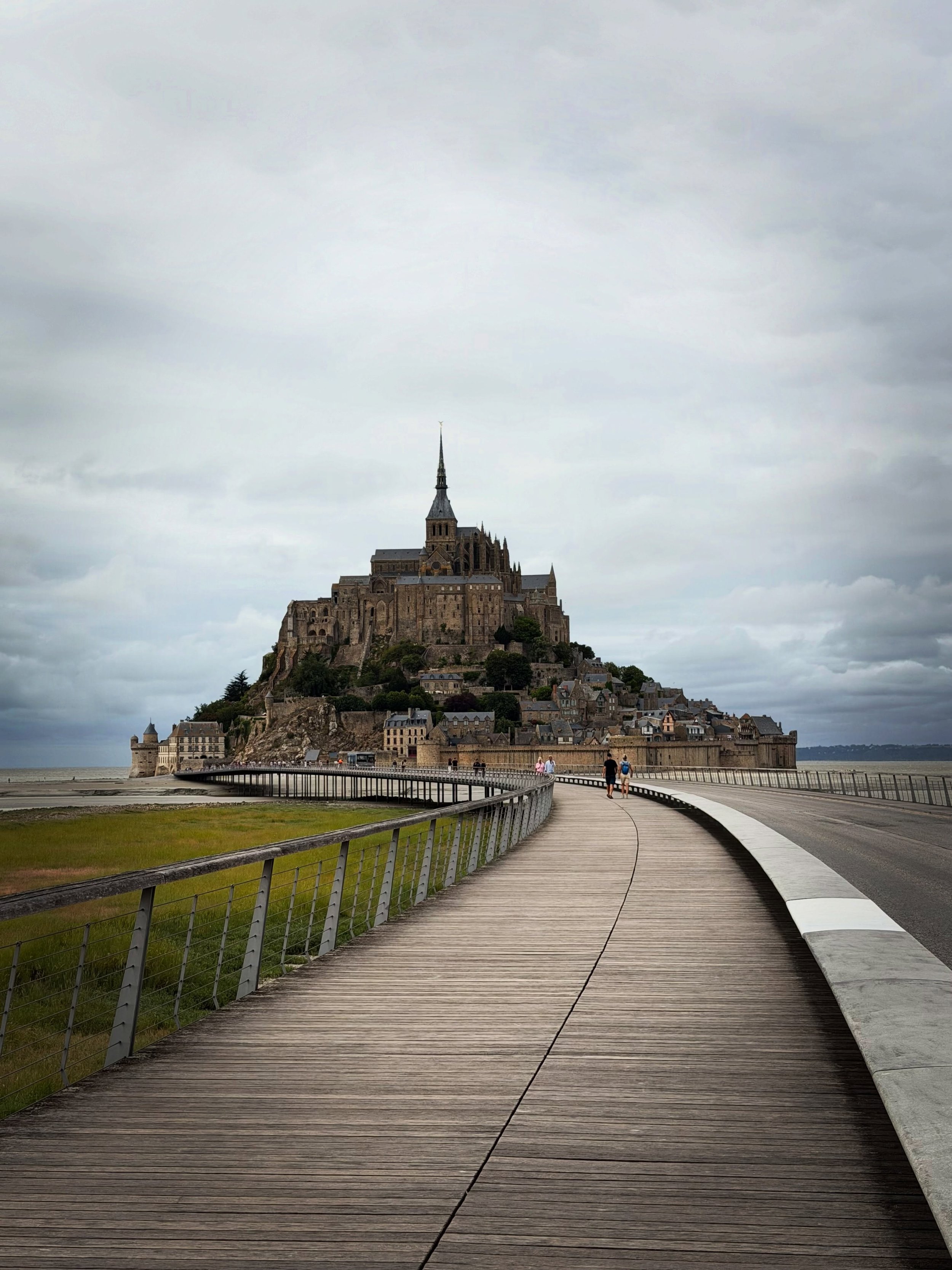 Still thinking about three weeks ago when I got to fulfill my bucket list dream of visiting Mont Saint-Michel in Normandy! I&rsquo;ve been intrigued of this place as long as I can remember, with its pointy monastery rising out of the ocean like a wat