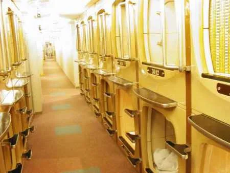 010.capsule-hotel.jpg.jpeg