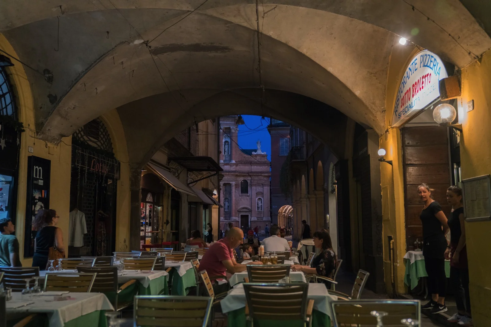 The view from our dinner table at Sotto Broletto. ( Reggio Emilia , Emilia-Romagna, Italy.)