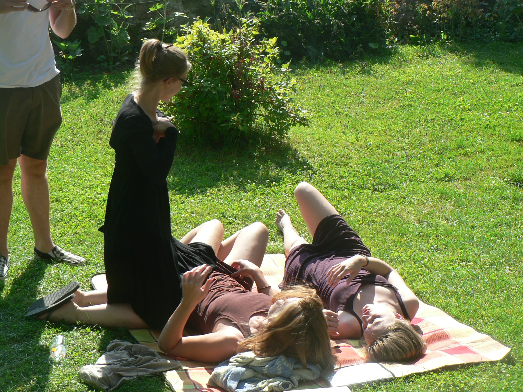 Luieren in het gras