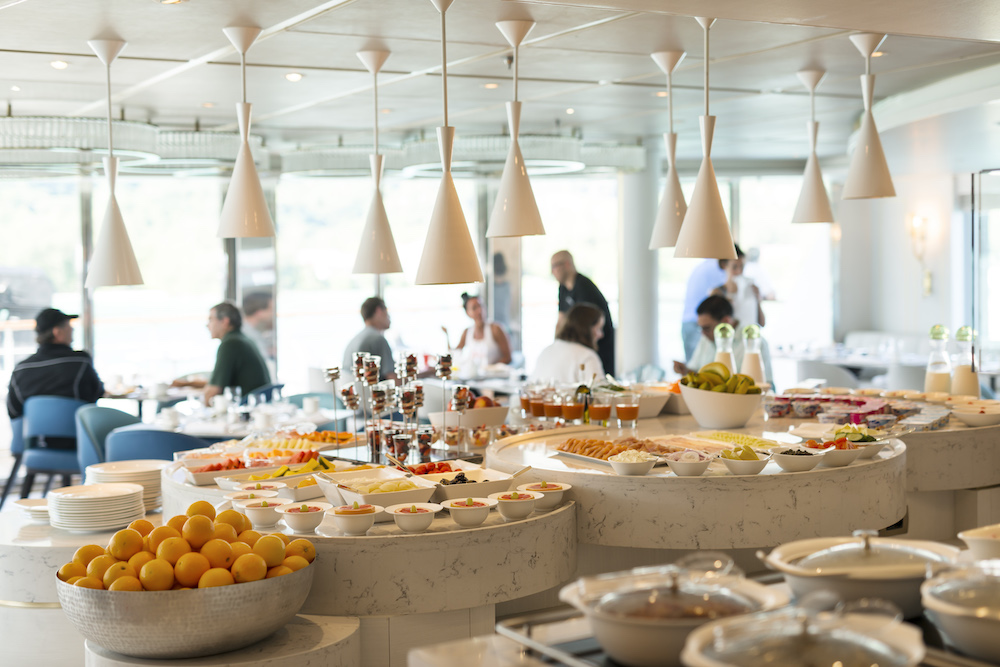 Breakfast and lunch is served buffet style. Image courtesy of Crystal Cruises .