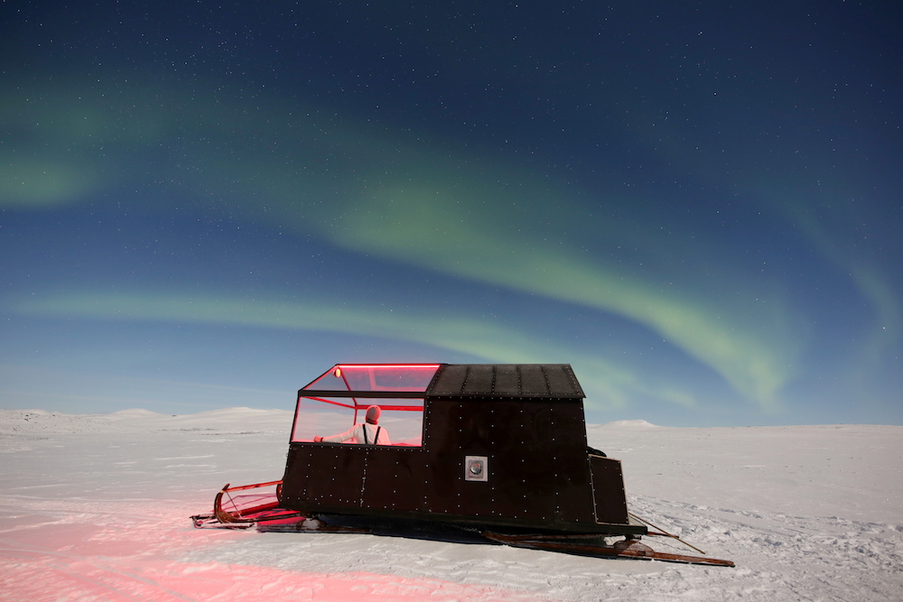 Talk about a room with a view. Image courtesy of Kilpissafarit .