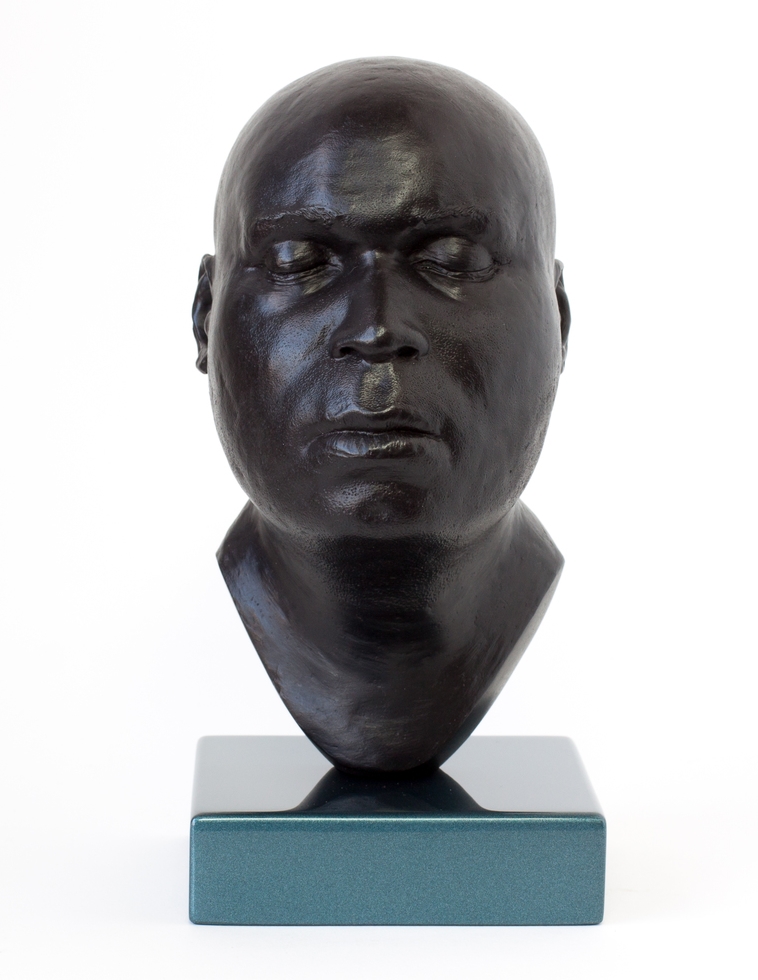 Head 18 - H.20cm x W.11cm x D.13cm_base H.3cm x W.11cm x D.11cm (5 of 5).jpg