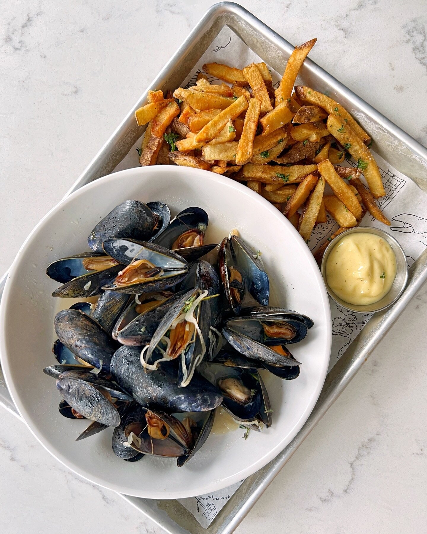 TIME TO FLEX 💪 &gt;&gt; Mussels &amp; Fries are always a strong choice. 1lb steamed mussels, @lakecitycider, shallots, thyme, garlic, side of frites, roasted garlic aioli. &gt;&gt; Share it with your friends or demolish it on your own. We&rsquo;ll l