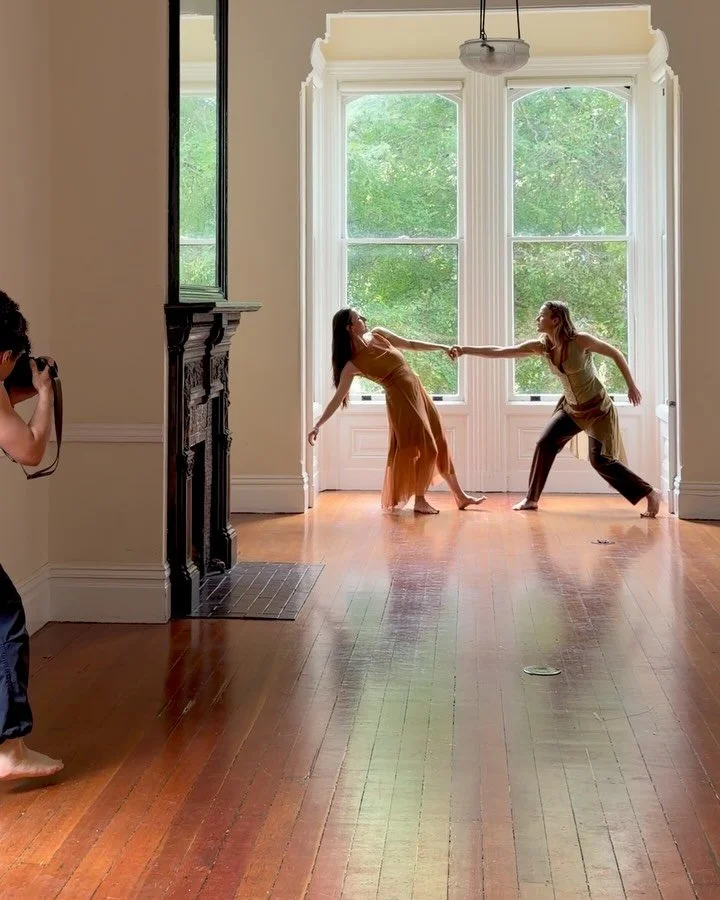 A little behind-the-scenes from a photo shoot with @nataliamroberts for our Iphigenia show. We can&rsquo;t wait to see the final images! Thank you to Natalia and our stunning collaborators for being down to clown and so generous with their time, effo