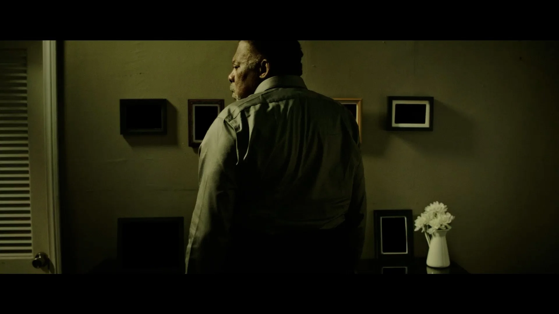 darkweb_104_hd_h264_2ch_0712.mov.01_41_23_13.Still016.jpg