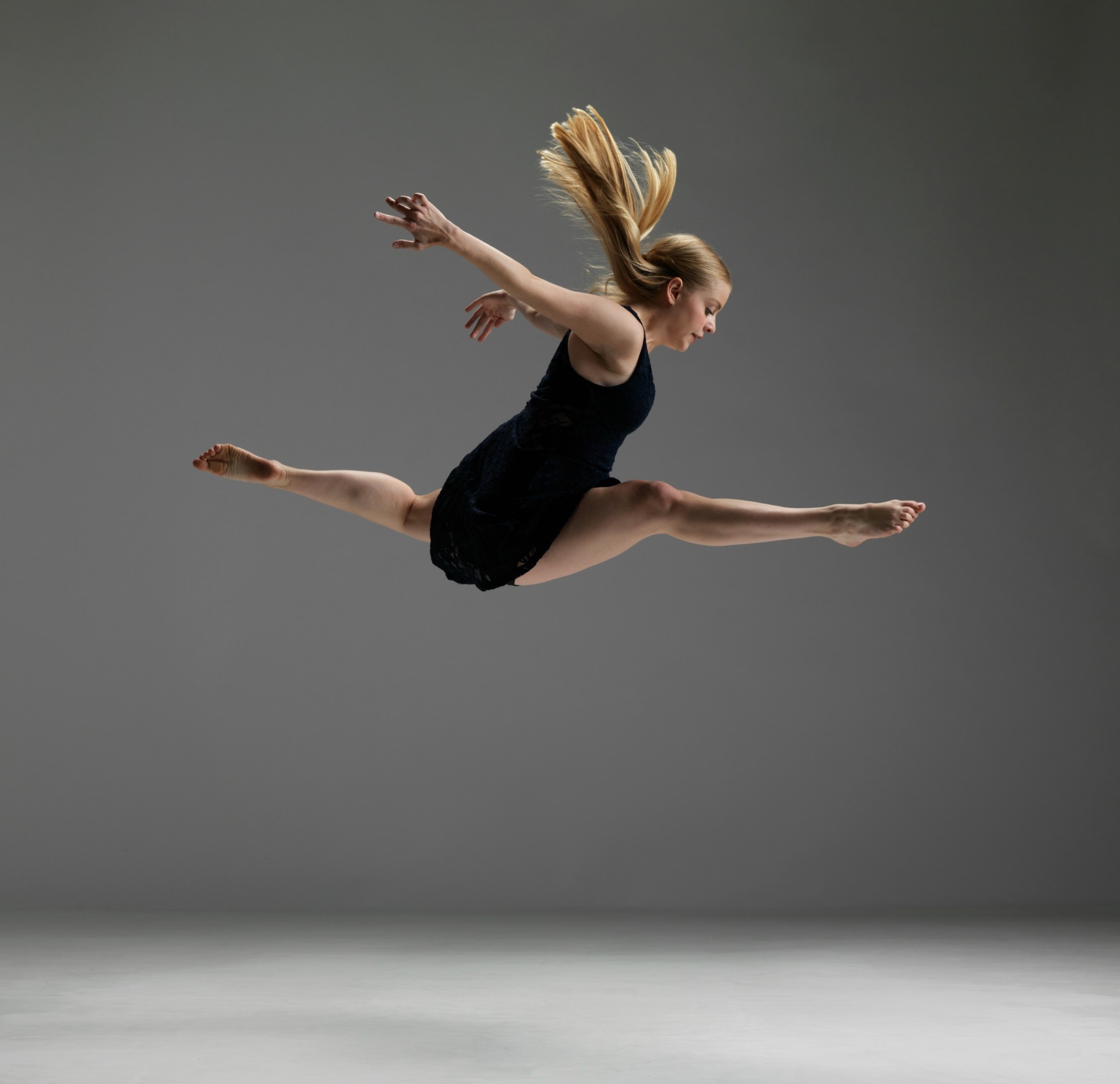 DANCER: JENNA KRAYCHY | PHOTO: DAVID COOPER