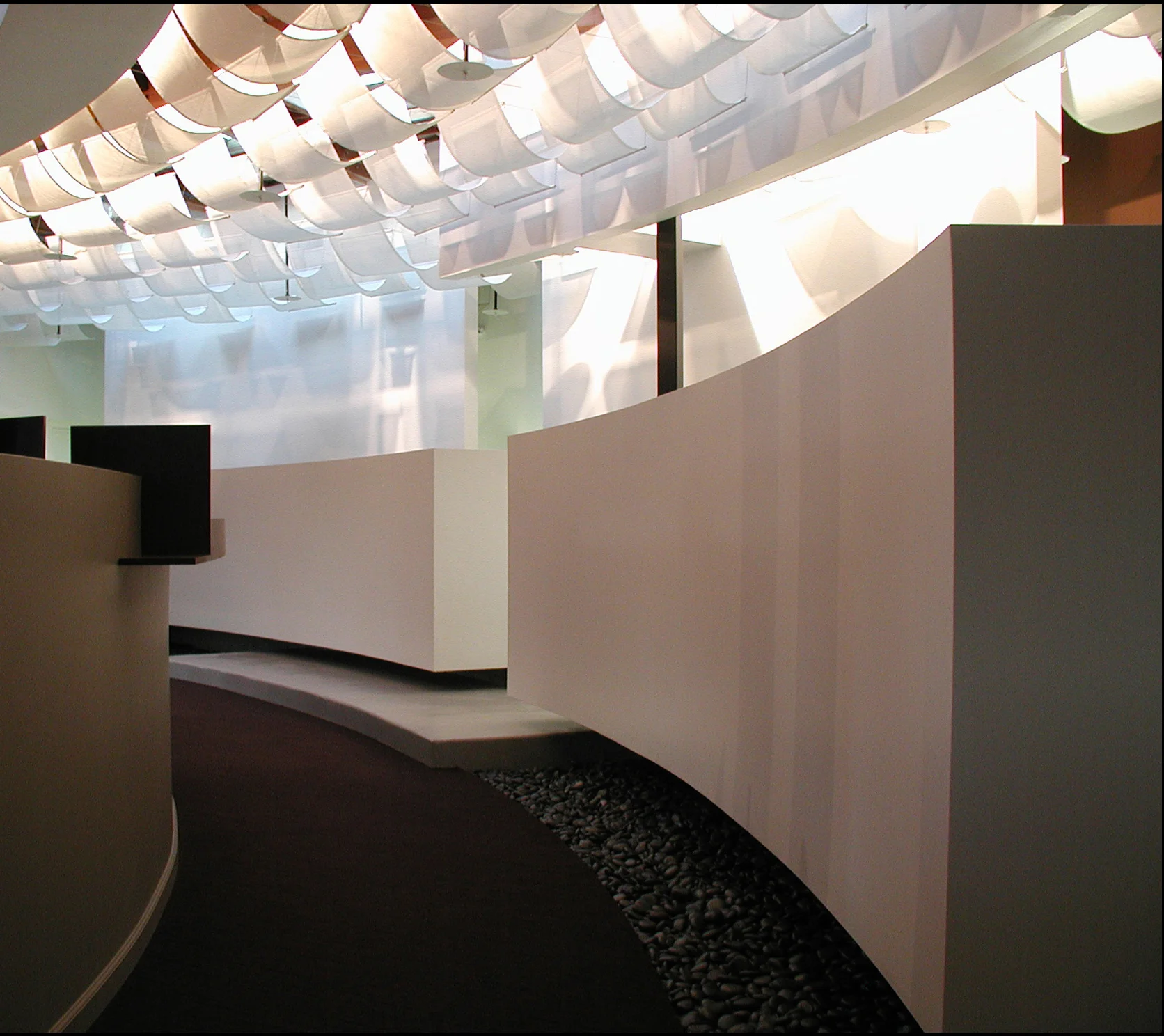 gallery-night.jpg