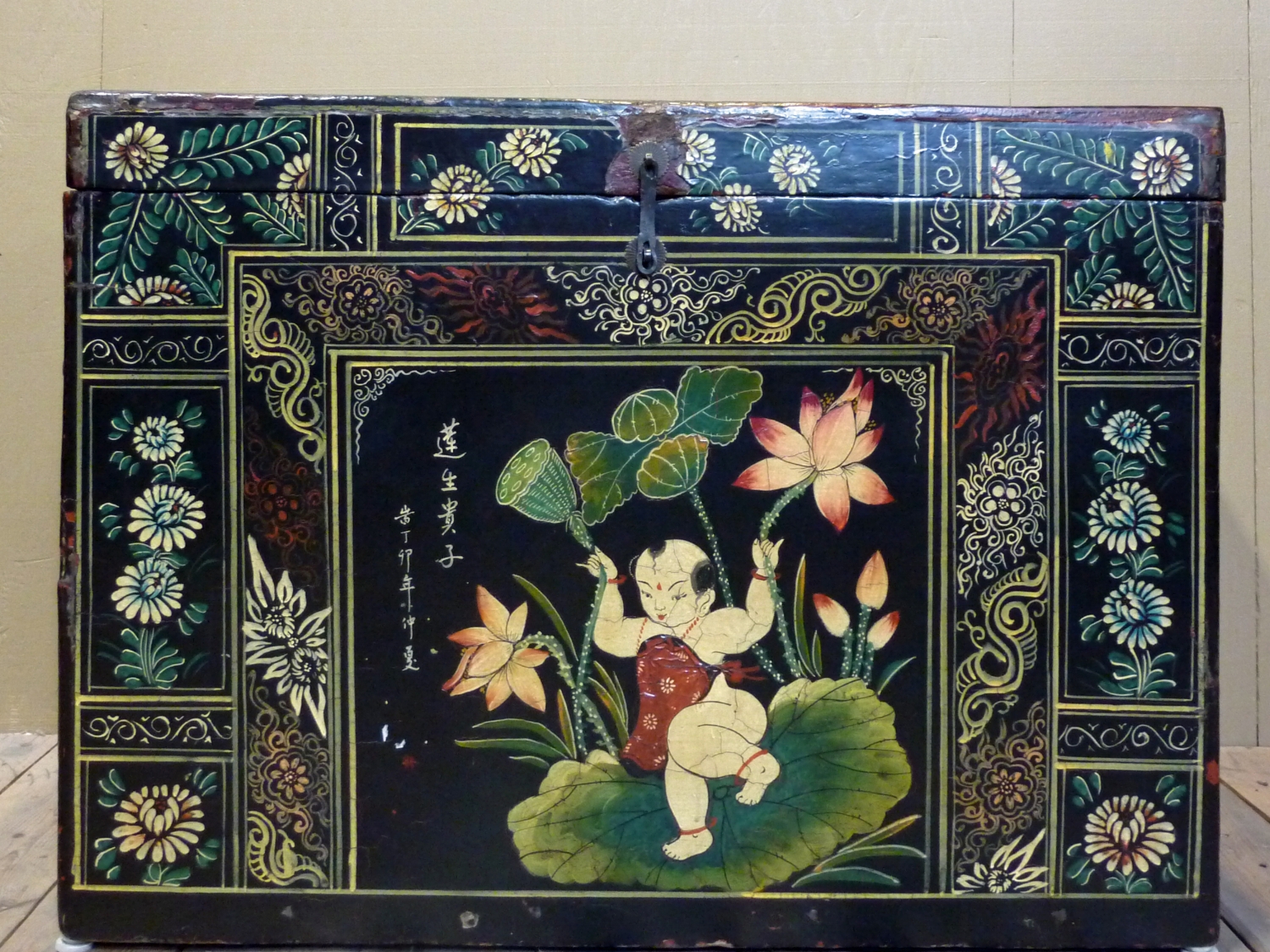 baby on lotus trunk face.jpg