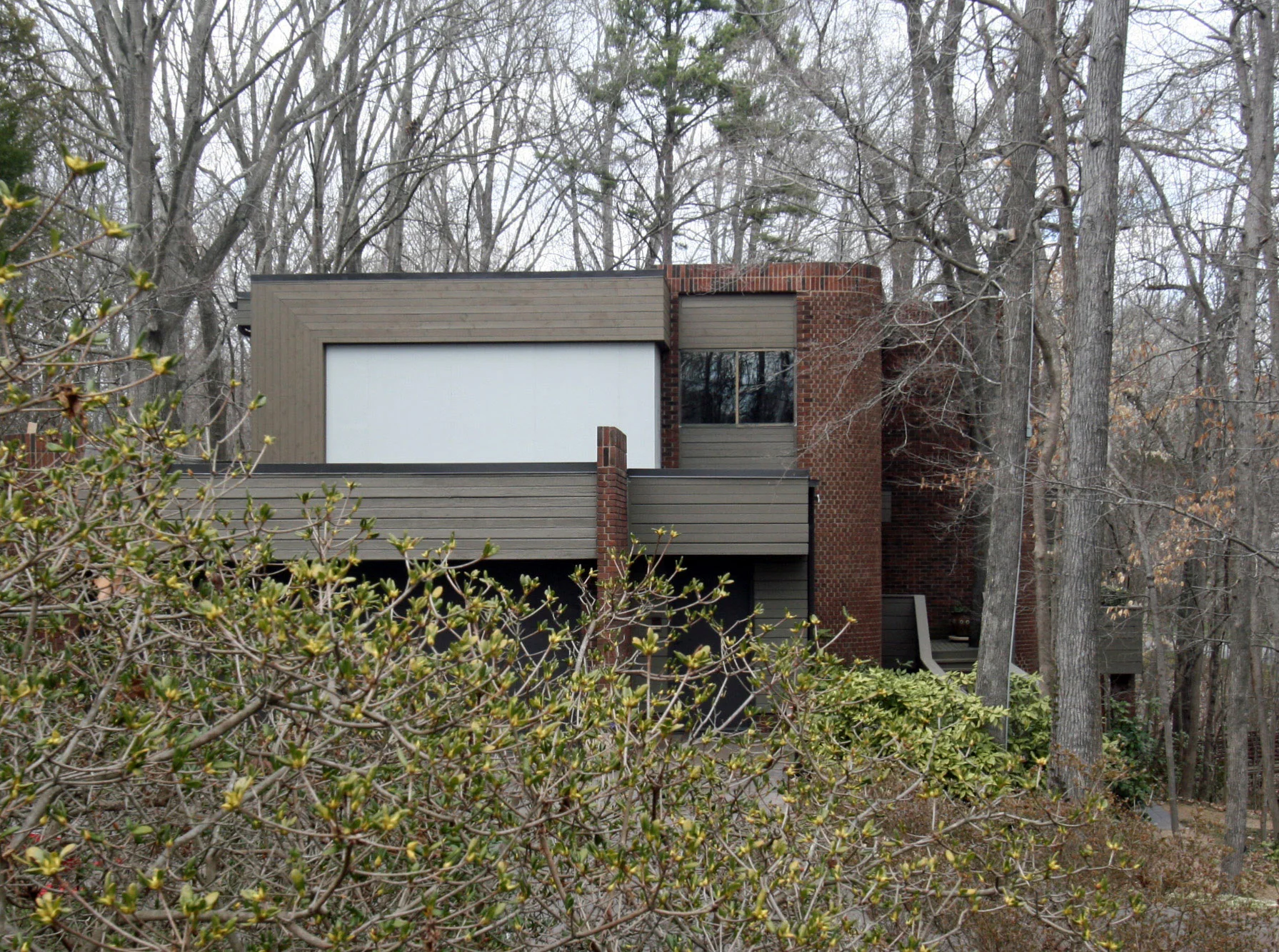 4-Brick-and-cedar.jpg