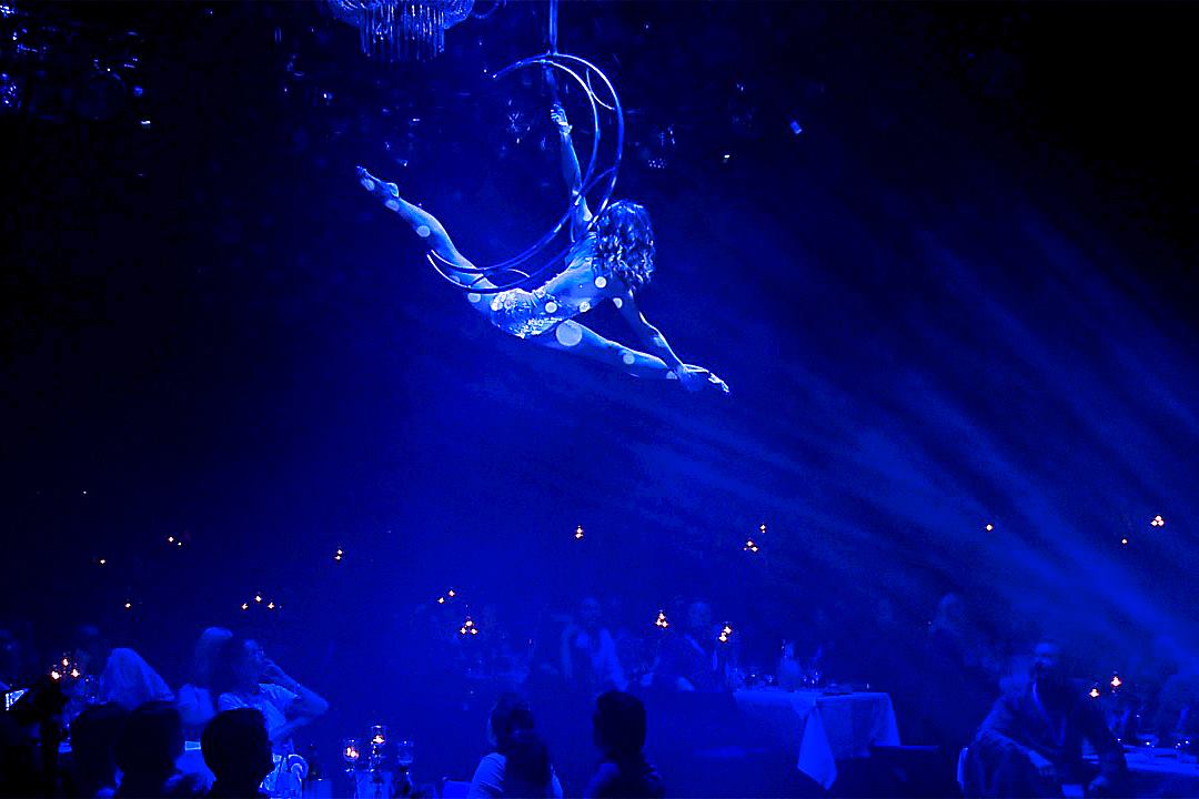 artistic event agency berlin - aircandy.de - Aerial Moon