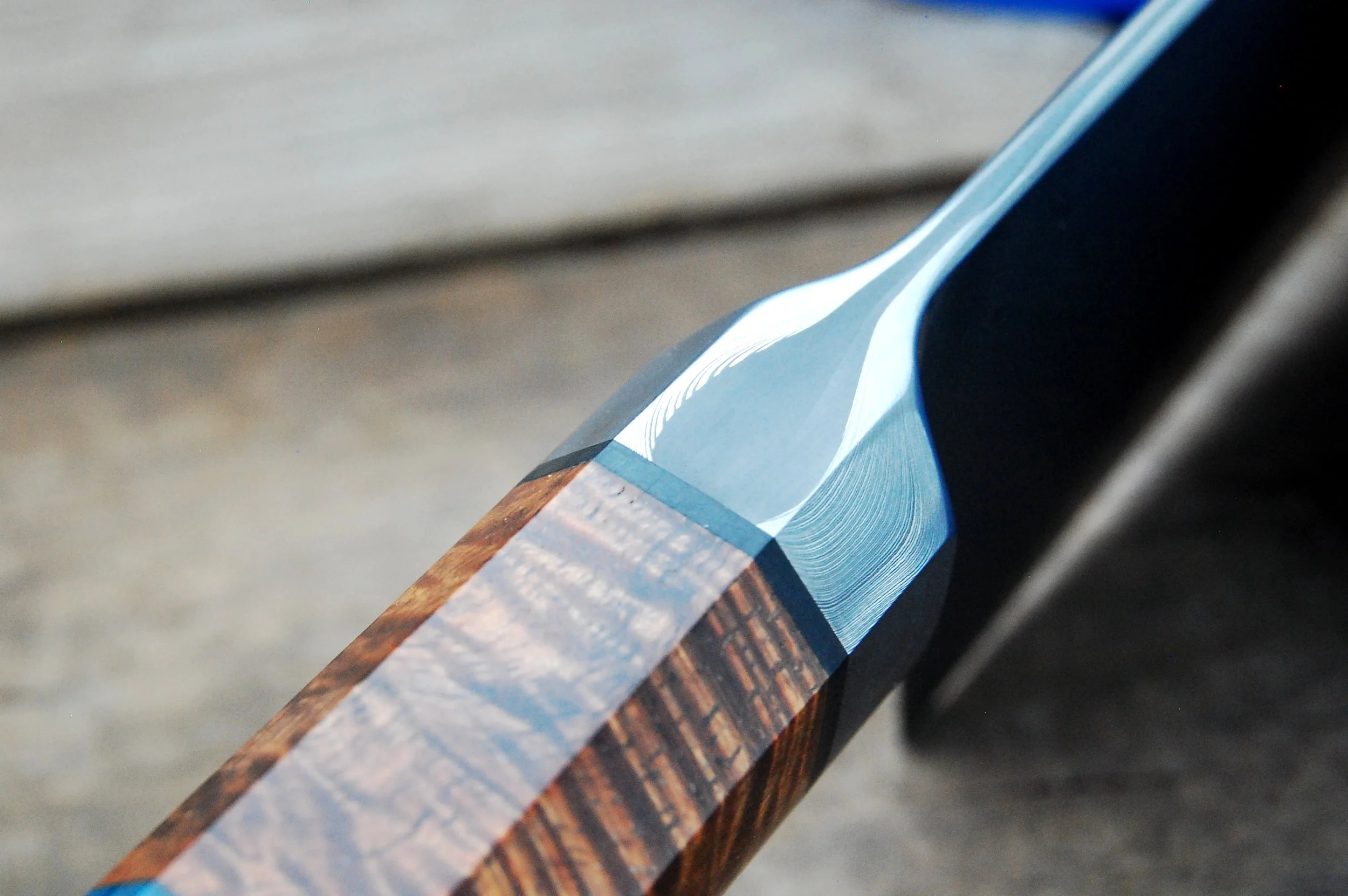 Custom Damascus San Mai Integral Detail