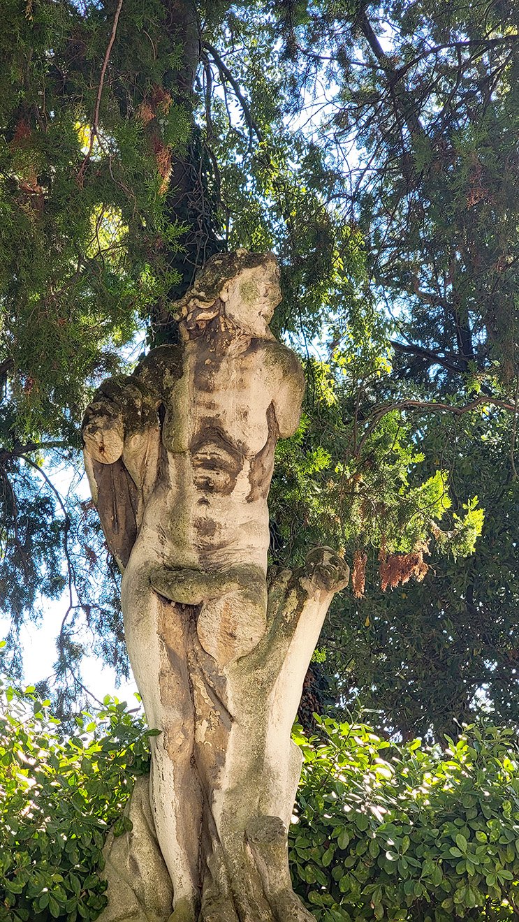 Statue by the trees@0.33x.jpg