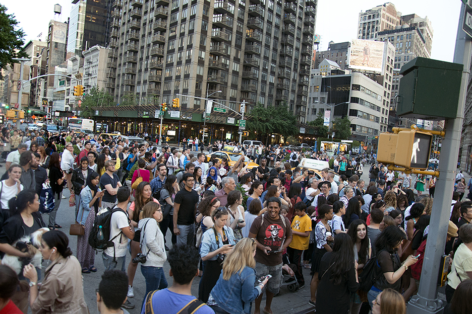 The rest of the crowd behind the first shot, taken from slightly above.