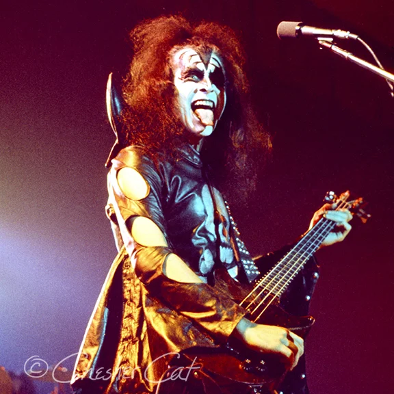 MUSIC PRINTS (Only 2 Ltd Ed per print) Shop my iconic archival photographs of famous musicians onstage and backstage. Shot mostly on film stock, and more recently digital. 
