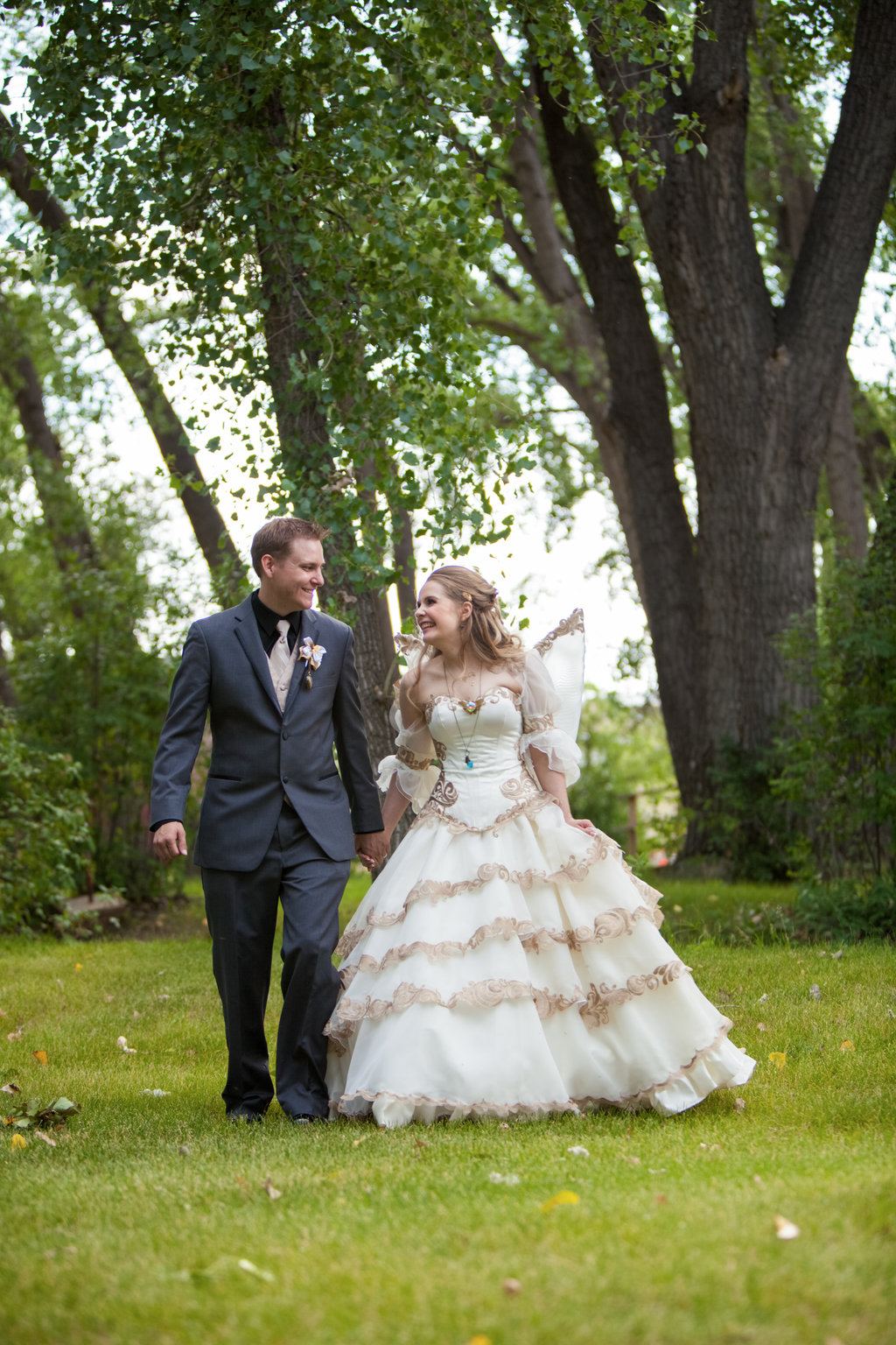 Chasing Autumn Photography - Medicine Hat Photography Medicine Hat Wedding Photography, Lethbridge Wedding Photography, Alberta Wedding Photography, Saskatchewan Wedding Photography