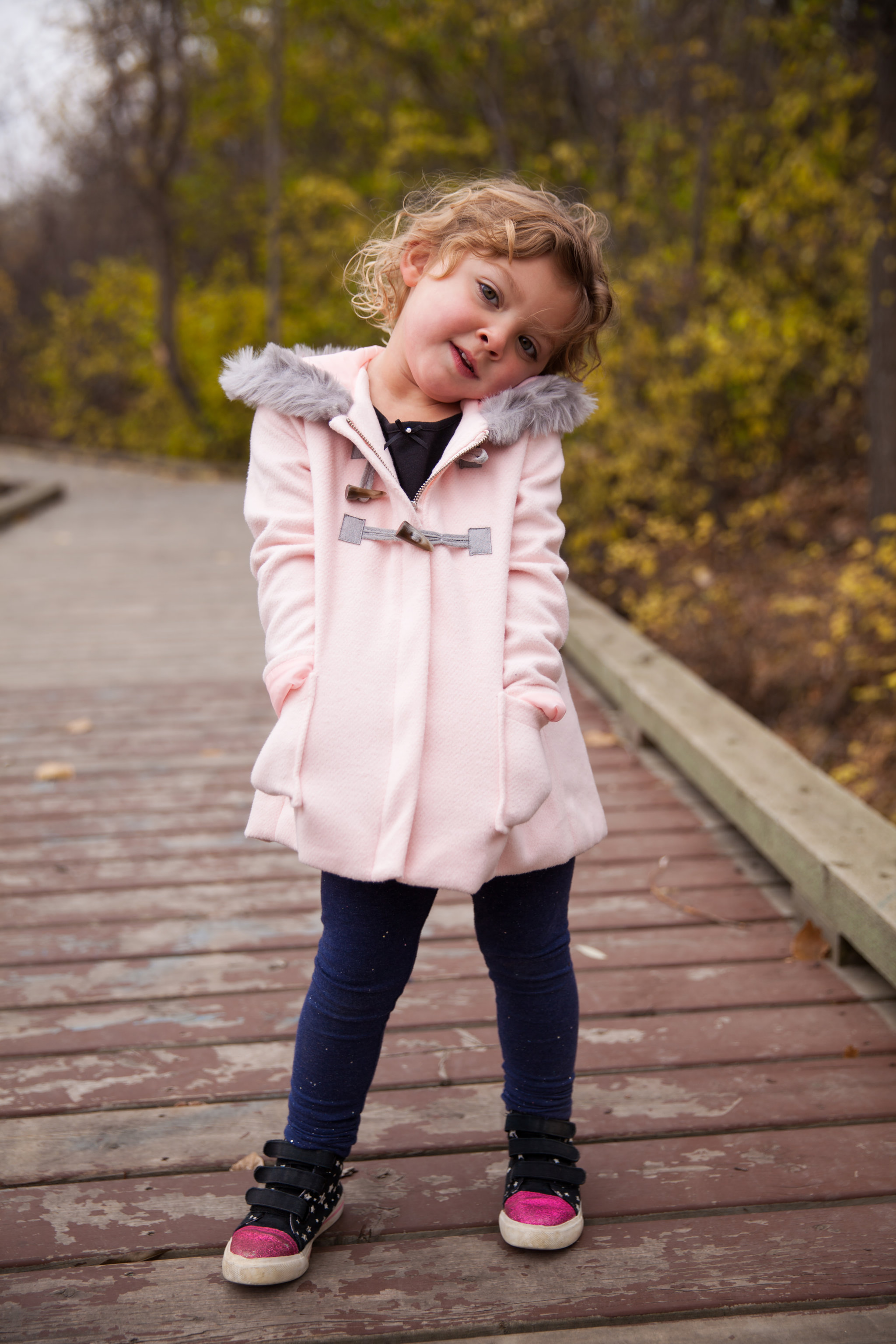 Medicine Hat Photographer, Fall Mini Sessions, Medicine Hat Mini Sessions, Fall Photos, Family Photos, Canadian Photographer, Chasing Autumn Photography, Medicine Hat Family Photographer