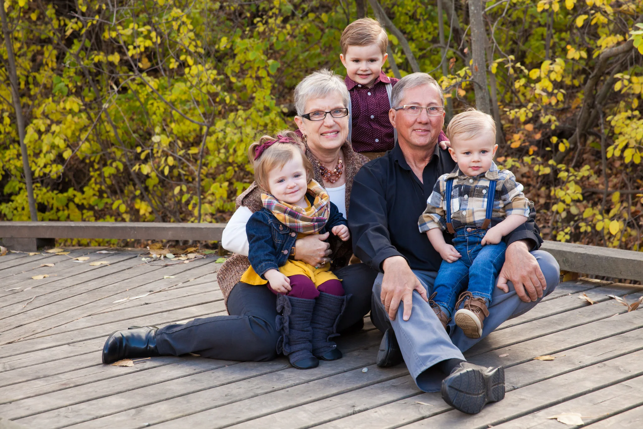 Medicine Hat Photographer, Fall Mini Sessions, Medicine Hat Mini Sessions, Fall Photos, Family Photos, Canadian Photographer, Chasing Autumn Photography, Medicine Hat Family Photographer