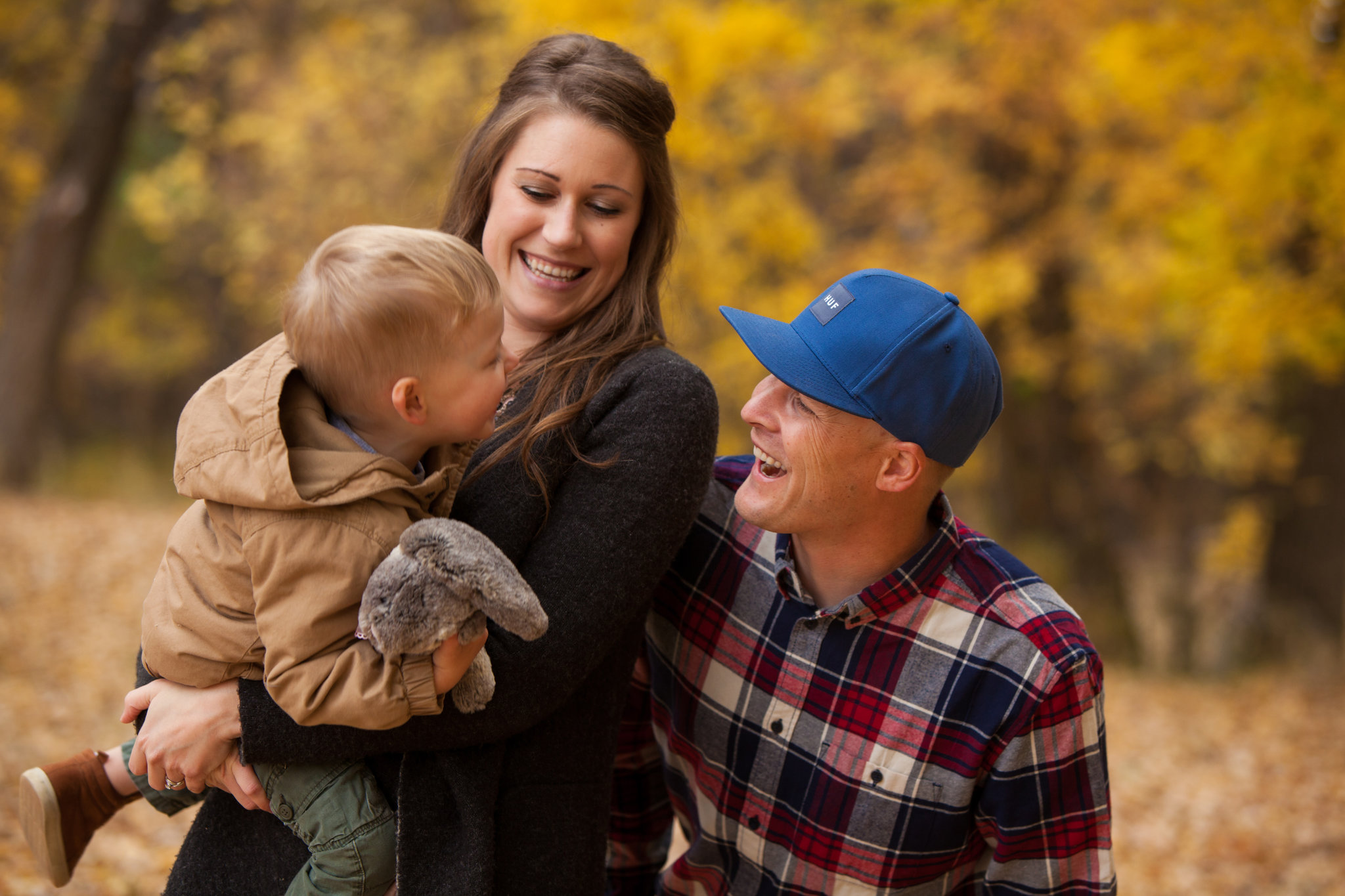 Medicine Hat Photographer, Fall Mini Sessions, Medicine Hat Mini Sessions, Fall Photos, Family Photos, Canadian Photographer, Chasing Autumn Photography, Medicine Hat Family Photographer
