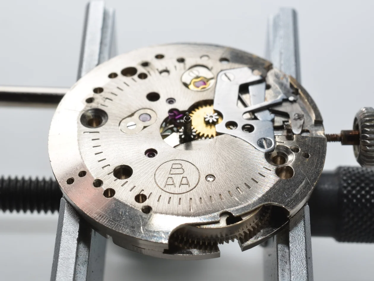 The Buren mark is a "BAA" inside of a circle.