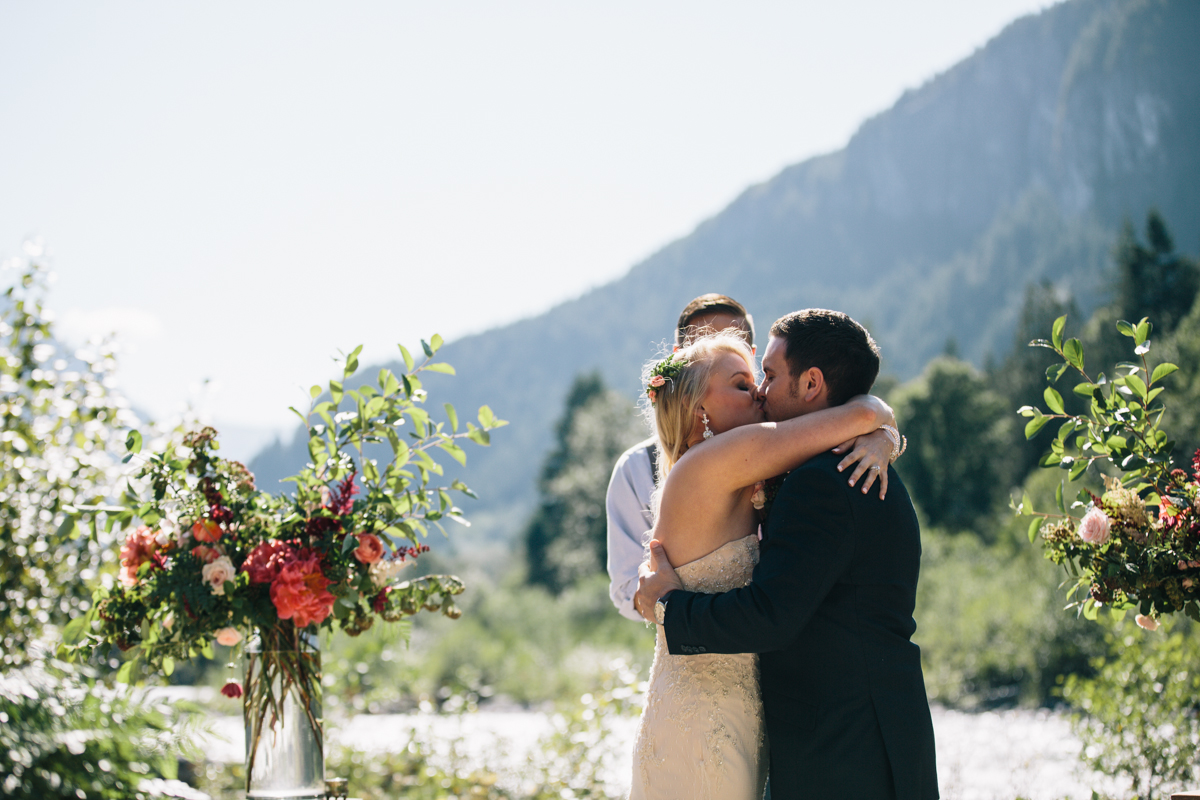 jess-hunter-photography-seattle-mountian-elopement-intimate-wedding-alaska-wedding-44.jpg
