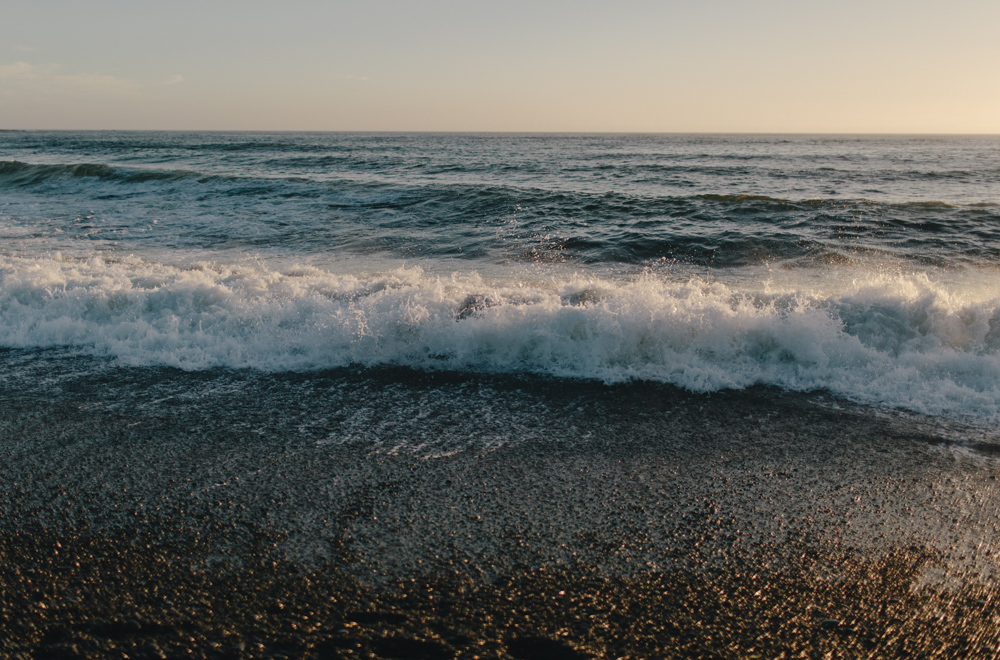 photo by Jess Hunter, Rialto Beach in Washington state, Pacific Northwest portraits, Seattle elopement and wedding photographer, adventure elopement, adventure photography, Seattle portrait photographer, Yakima senior portrait photographer