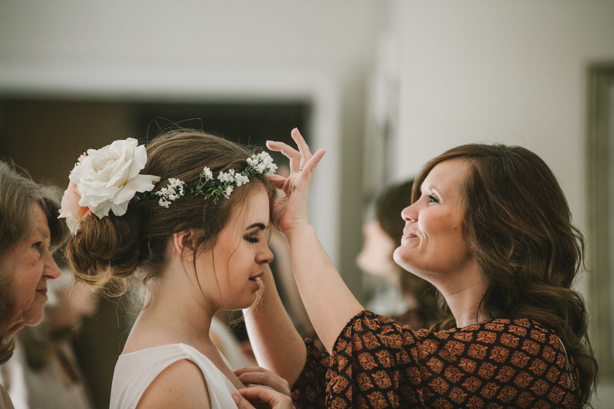 Southern wedding at Quail's Landing in Ashburn, Georgia photographed by Jess Hunter // Savannah, GA wedding photographer // Jacknsonville, FL wedding photographer, South Georgia wedding photography, North Florida wedding photography, Southern wedding traditions // wedding in the woods // bride getting ready photos