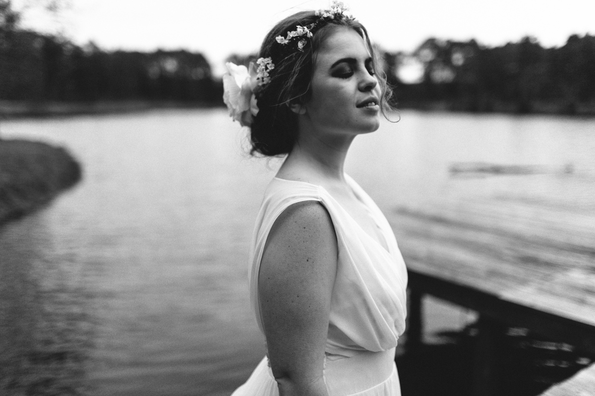 Southern wedding at Quail's Landing in Ashburn, Georgia photographed by Jess Hunter // Savannah, GA wedding photographer // Jacknsonville, FL wedding photographer, South Georgia wedding photography, North Florida wedding photography, Southern wedding traditions, wedding in the woods, lakeside wedding ceremony, artistic wedding photographer,
