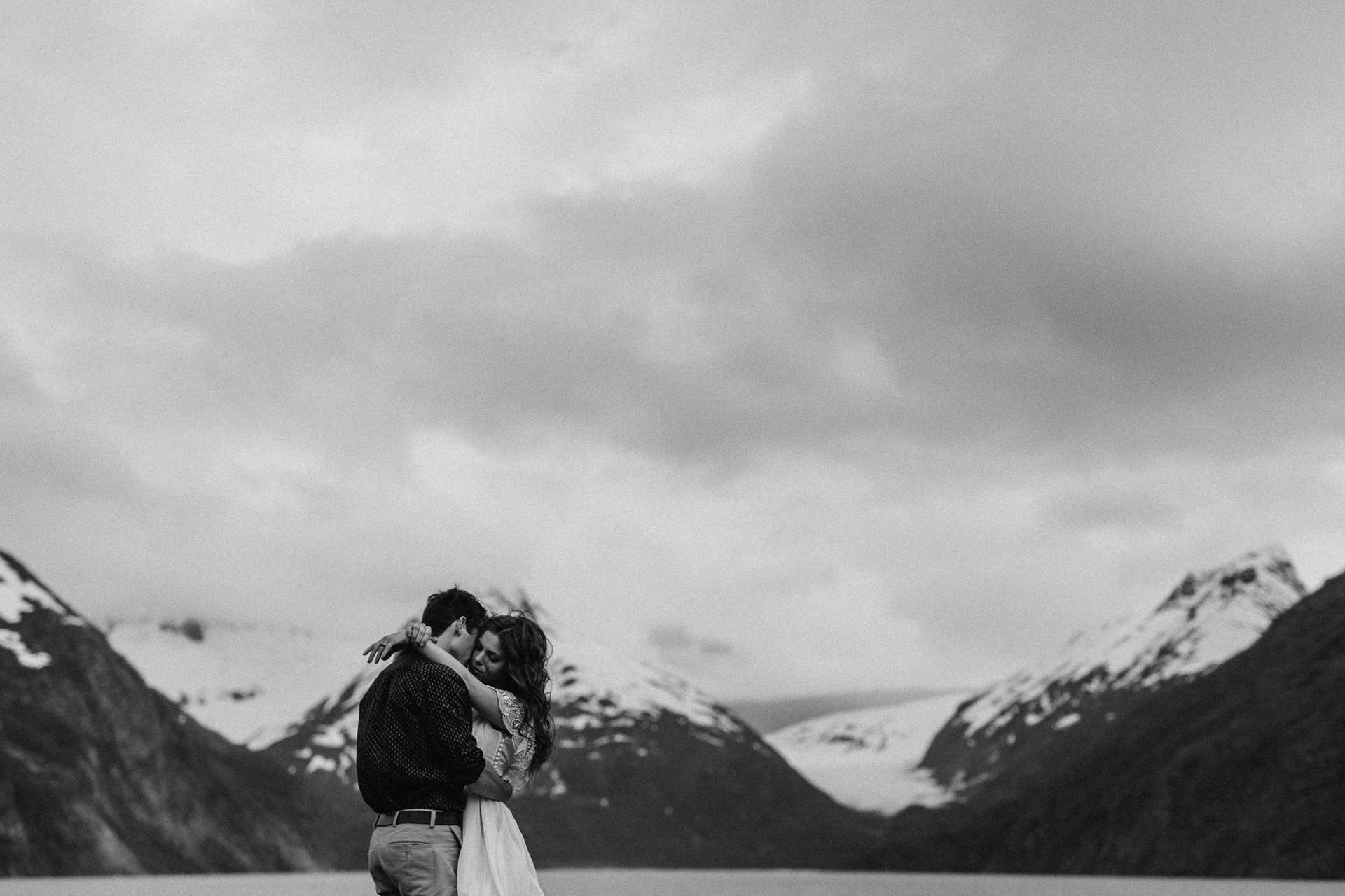 jess-hunter-photographer-alaska-destination-elopement-5895.jpg