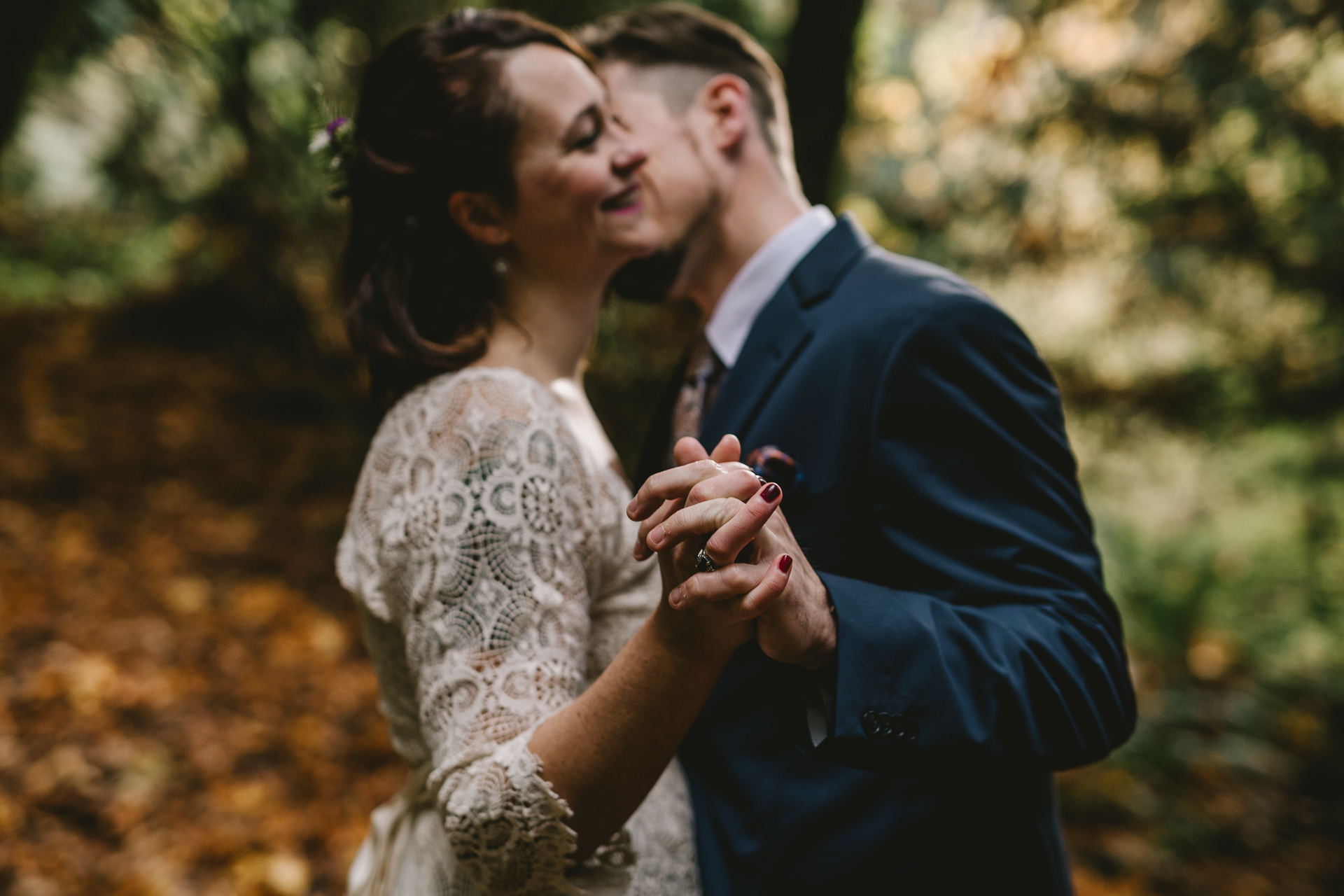 jess-hunter-woodland-elopement-pnw-0885.jpg