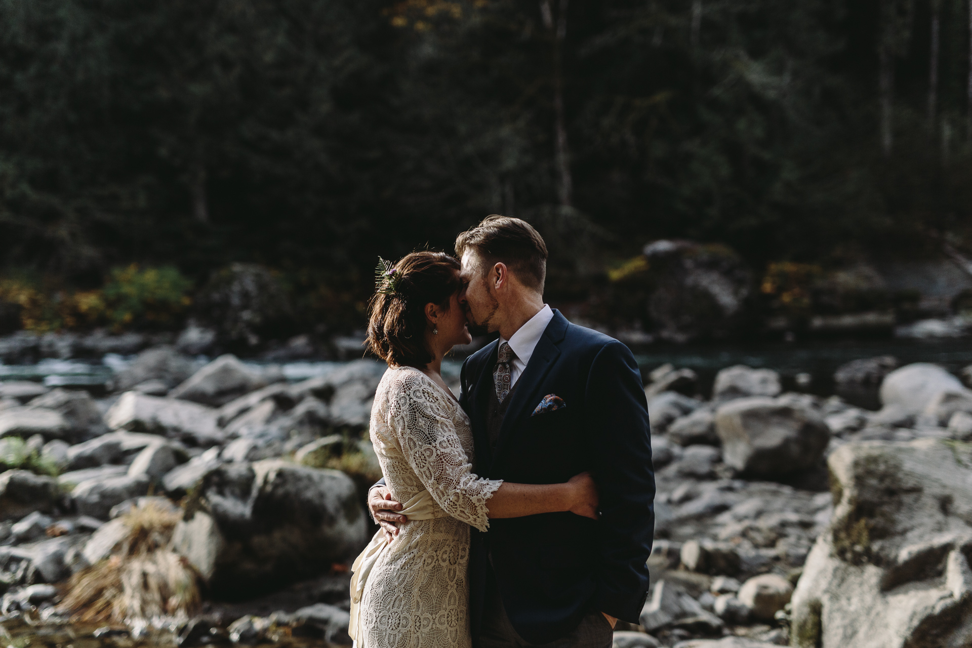jess-hunter-woodland-elopement-pnw-1102.jpg