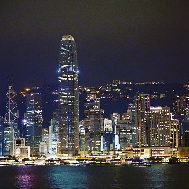 HONG KONG Skyline ❤️ I'm better in front of the camera than behind it, but I finally got the shot!!! The most beautiful skyline I've ever seen ❤️
